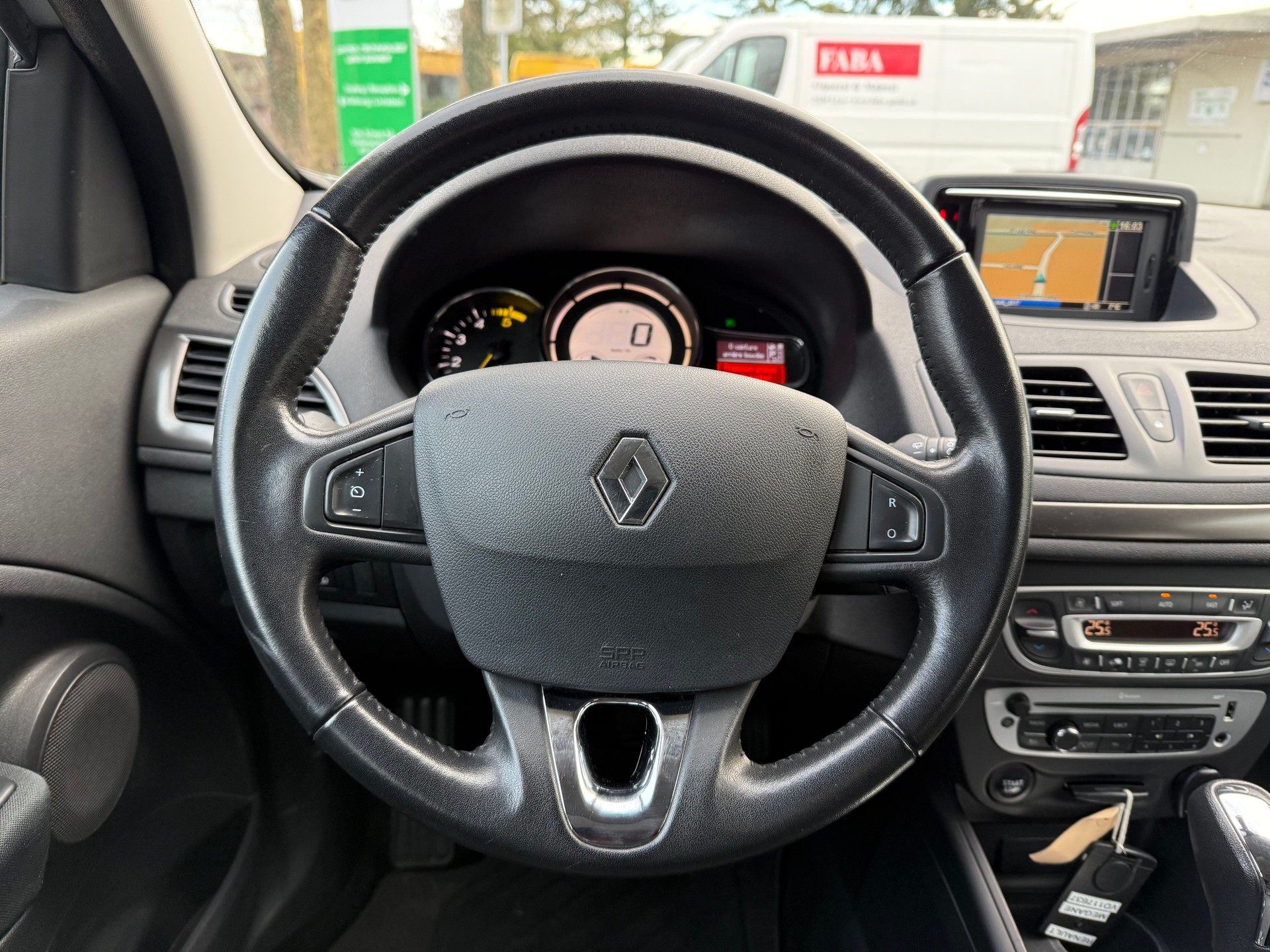 RENAULT Mégane Grandtour 1.5 dCi Swiss Edition EDC-image-9