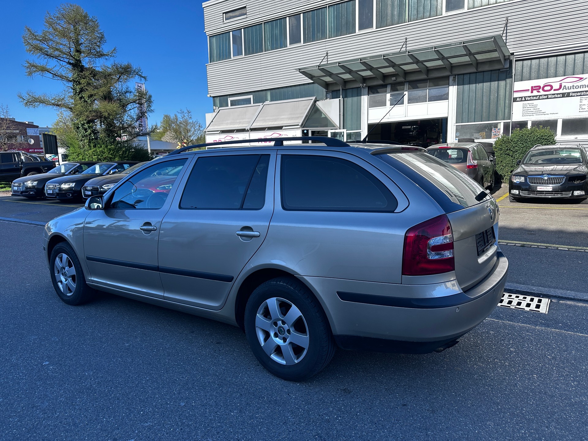 SKODA Octavia 2.0 FSI Elegance-image-6