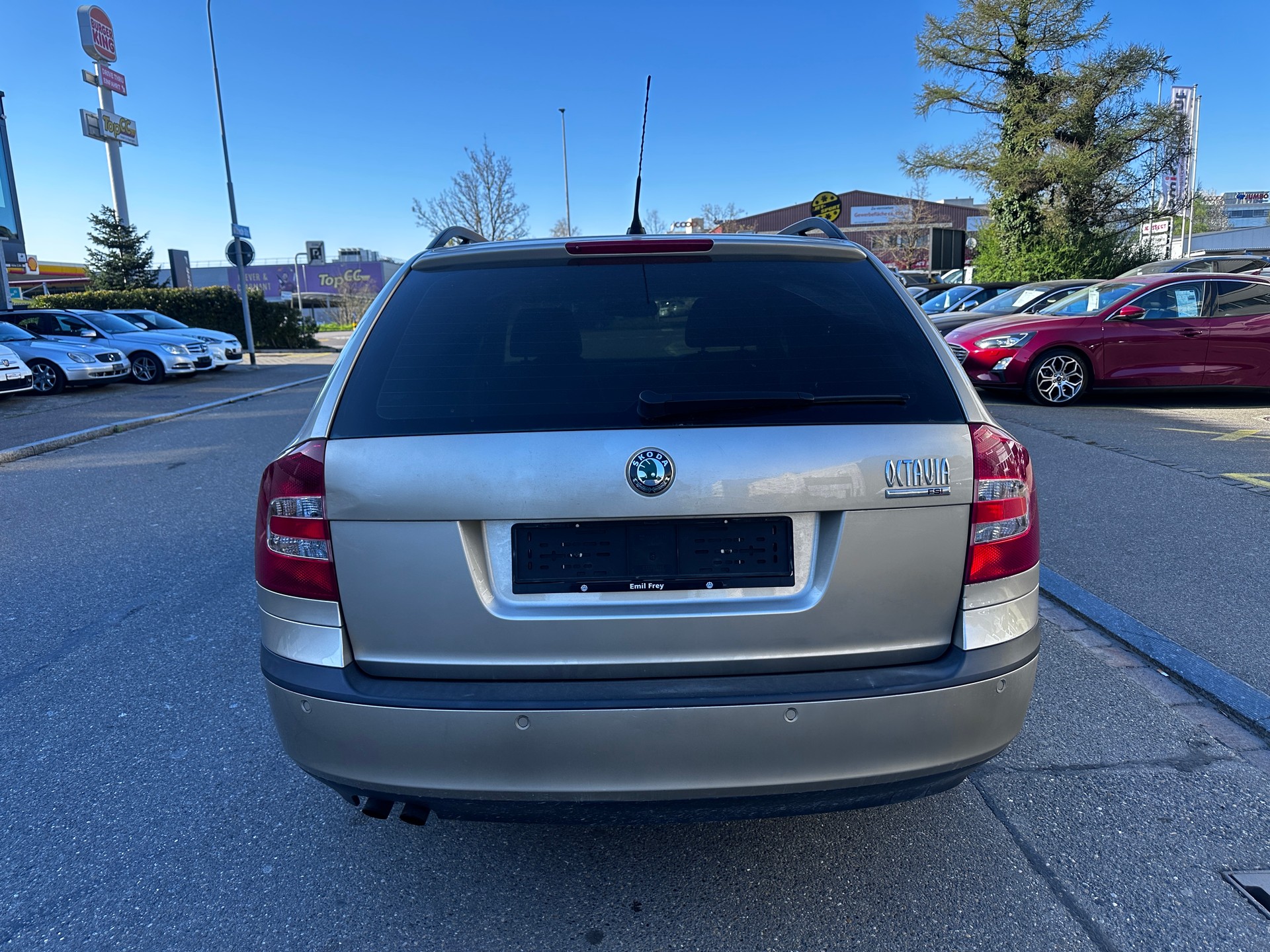 SKODA Octavia 2.0 FSI Elegance-image-5
