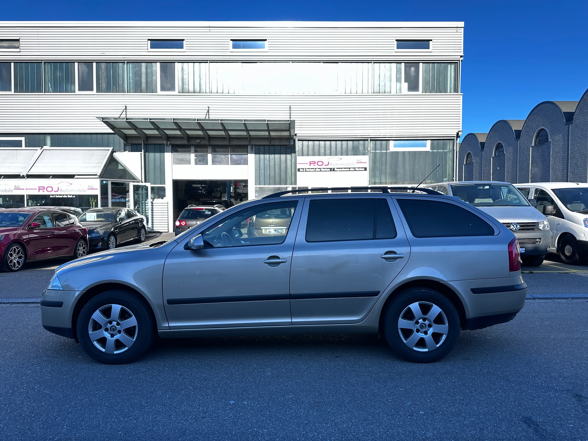 SKODA Octavia 2.0 FSI Elegance-image-0