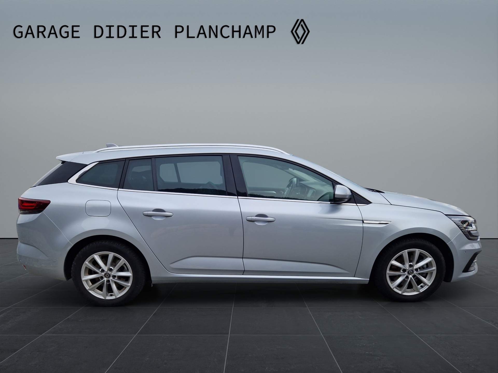 RENAULT Mégane Grandtour 1.6 E-Tech Intens Plug-In hybrid-image-3