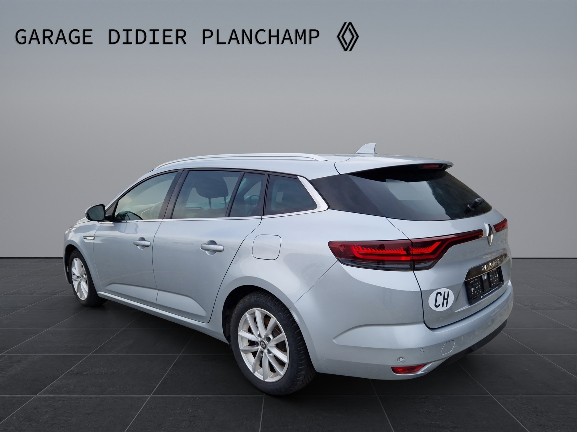 RENAULT Mégane Grandtour 1.6 E-Tech Intens Plug-In hybrid-image-2