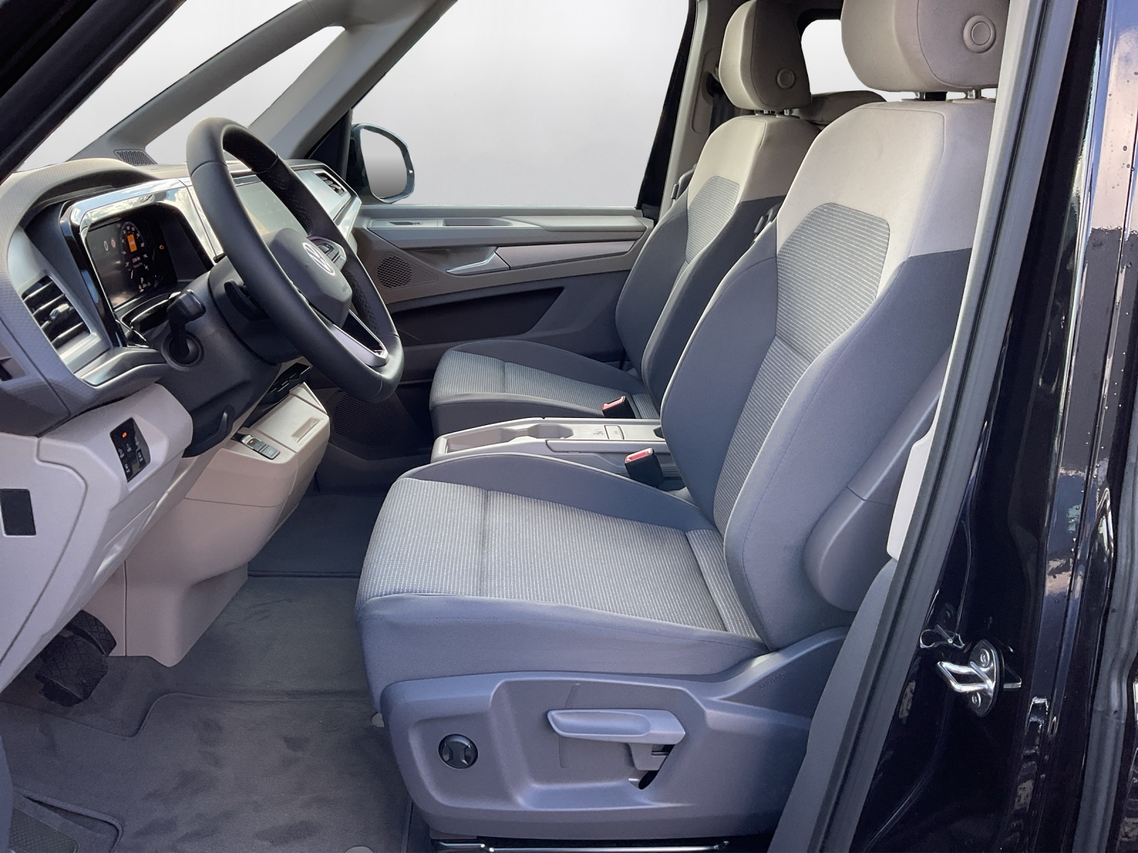 VW Multivan 1.5 eHybrid 4Motion DSG-image-10