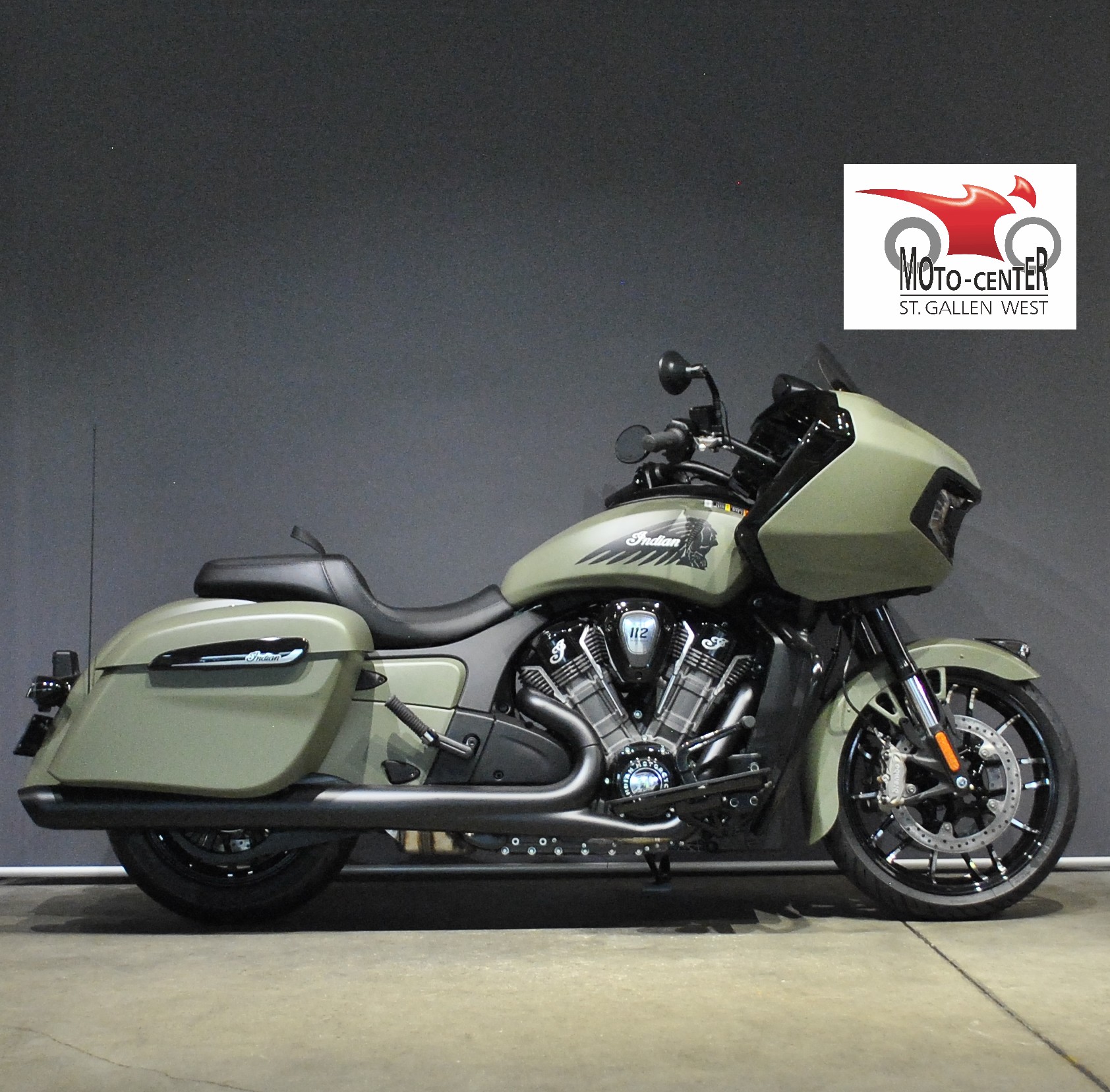 INDIAN Challenger Dark Horse 112-showroom-element-1