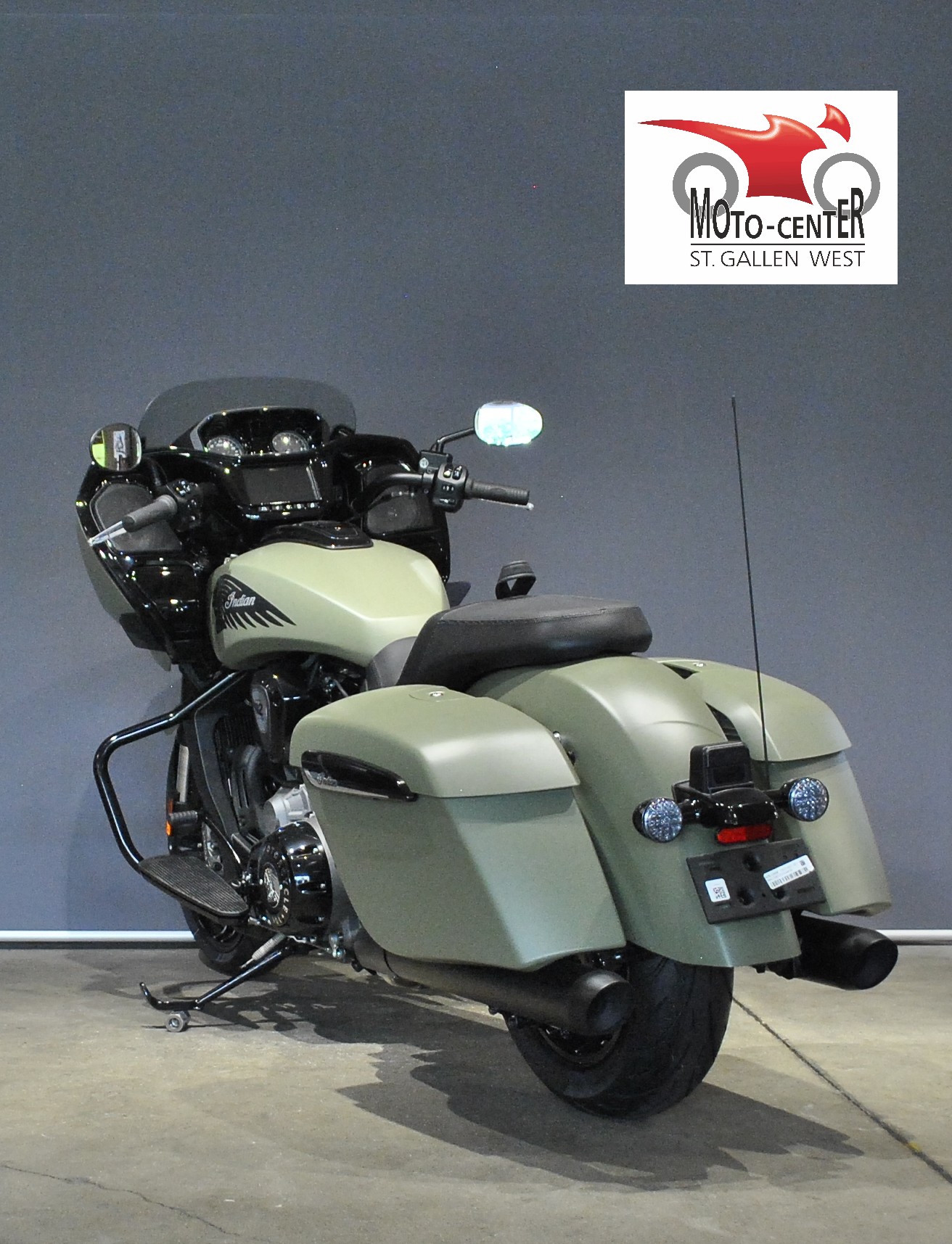 INDIAN Challenger Dark Horse 112-showroom-element-3