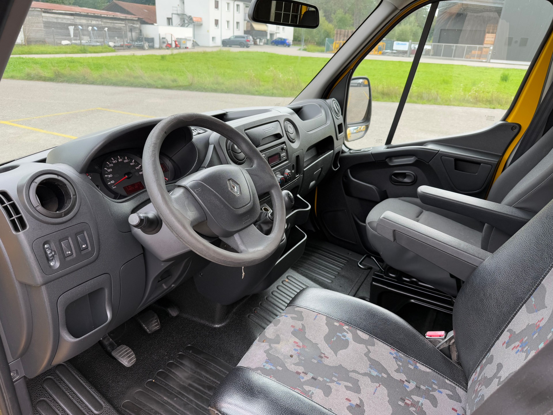 RENAULT Master T35 2.3dCi 130 L3H3-image-6