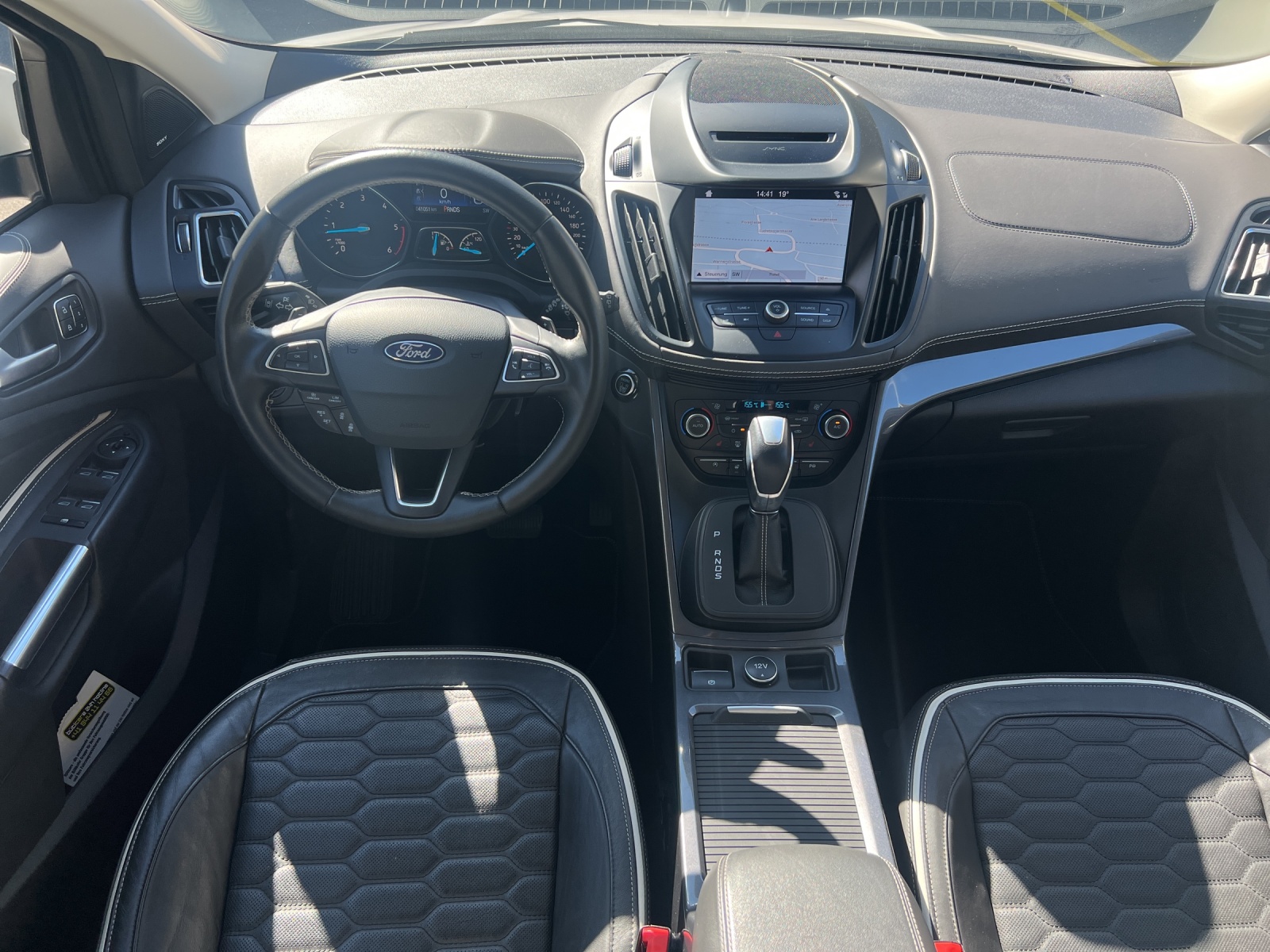 FORD Kuga 2.0 TDCi Vignale 4WD PowerShift-image-11