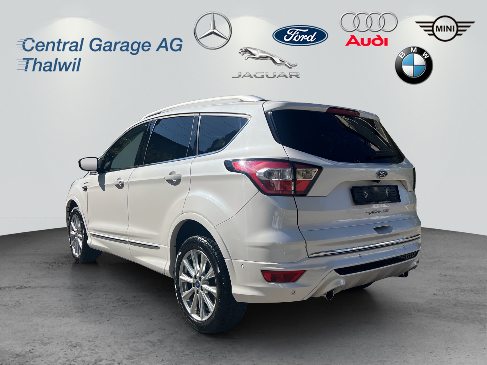 FORD Kuga 2.0 TDCi Vignale 4WD PowerShift-image-3