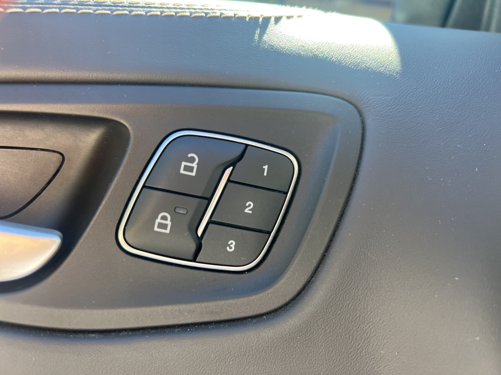 FORD Kuga 2.0 TDCi Vignale 4WD PowerShift-image-14