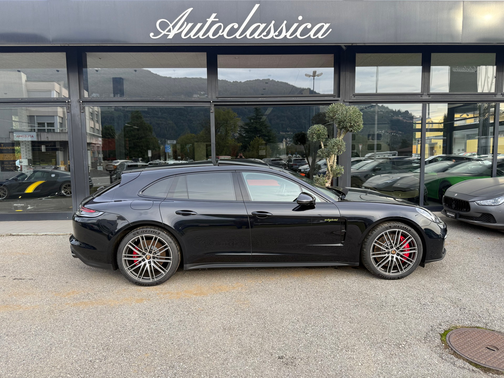 PORSCHE Panamera 4S E-Hybrid Sport Turismo PDK-image-3
