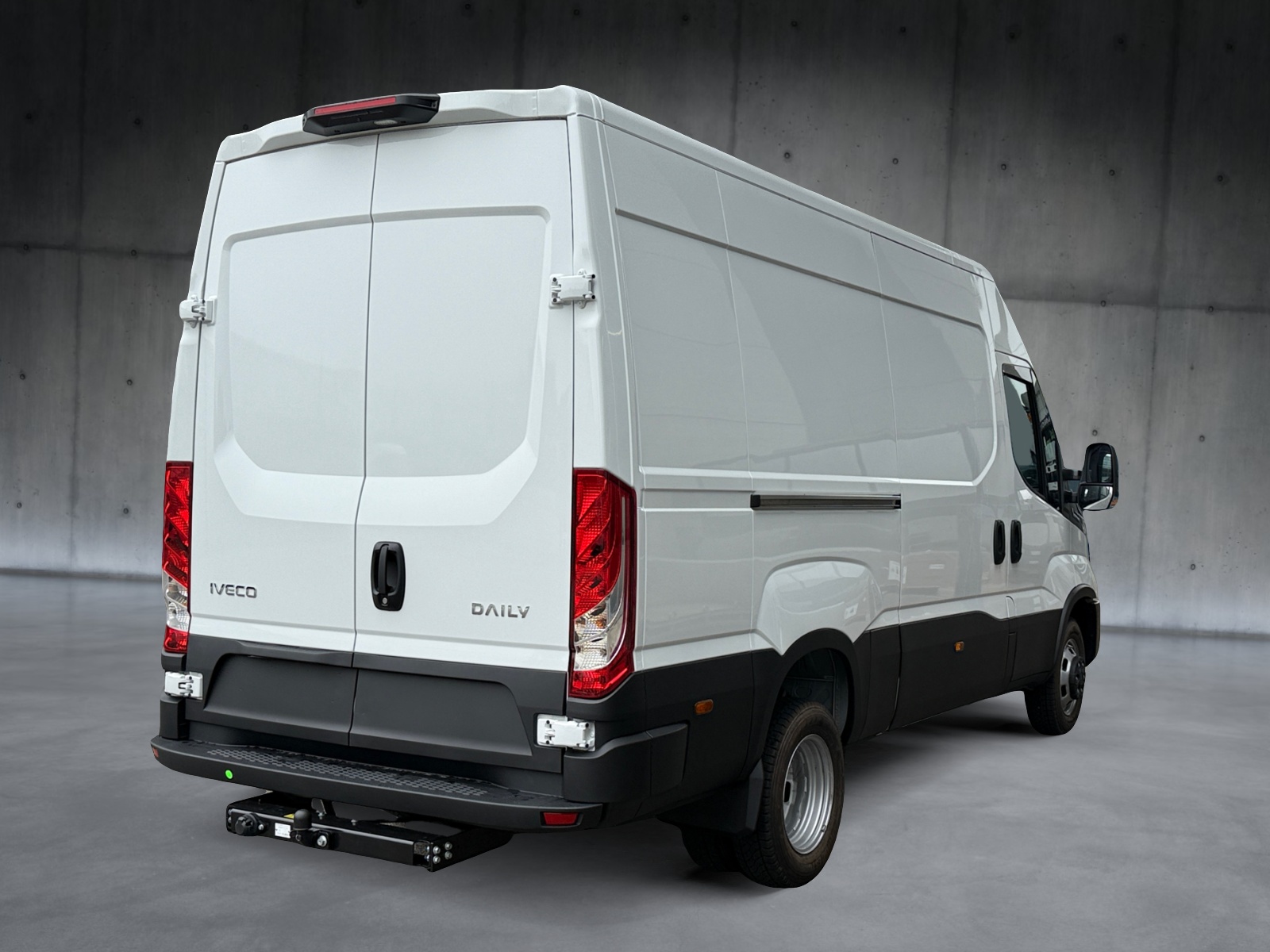 IVECO 35C18HA8V-image-2