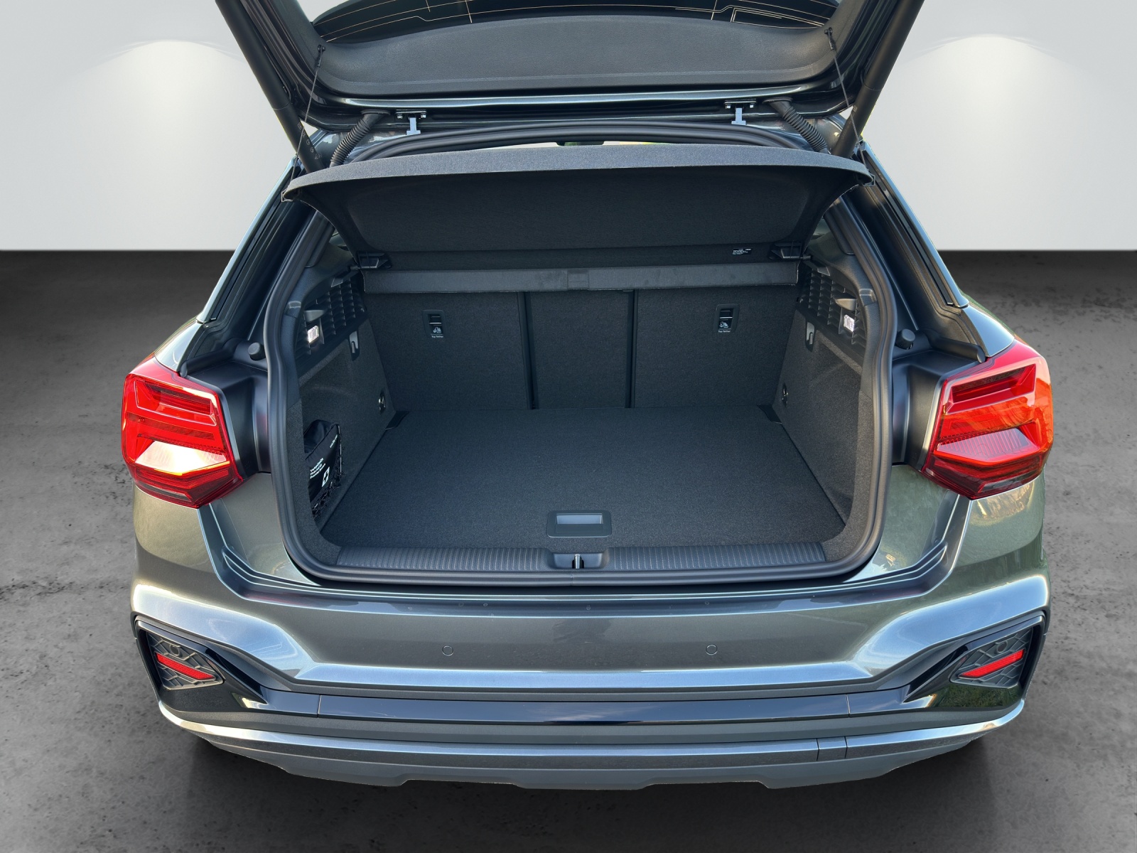AUDI Q2 35 TFSI S line S-tronic-image-9