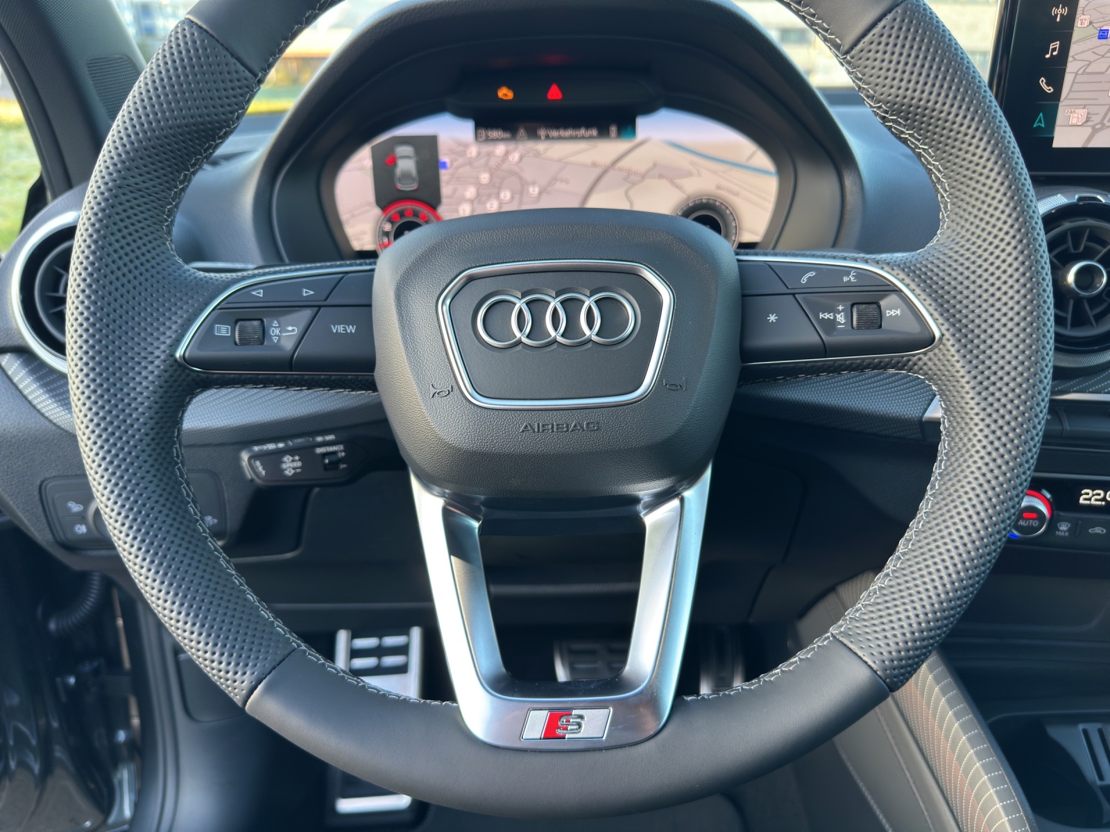 AUDI Q2 35 TFSI S line S-tronic-image-13