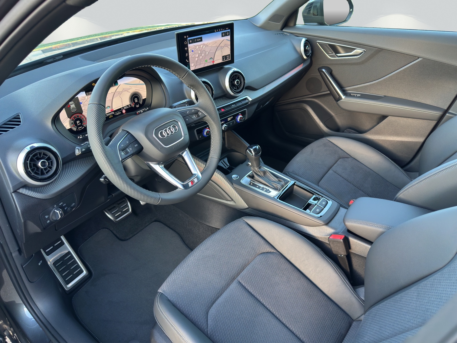 AUDI Q2 35 TFSI S line S-tronic-image-4