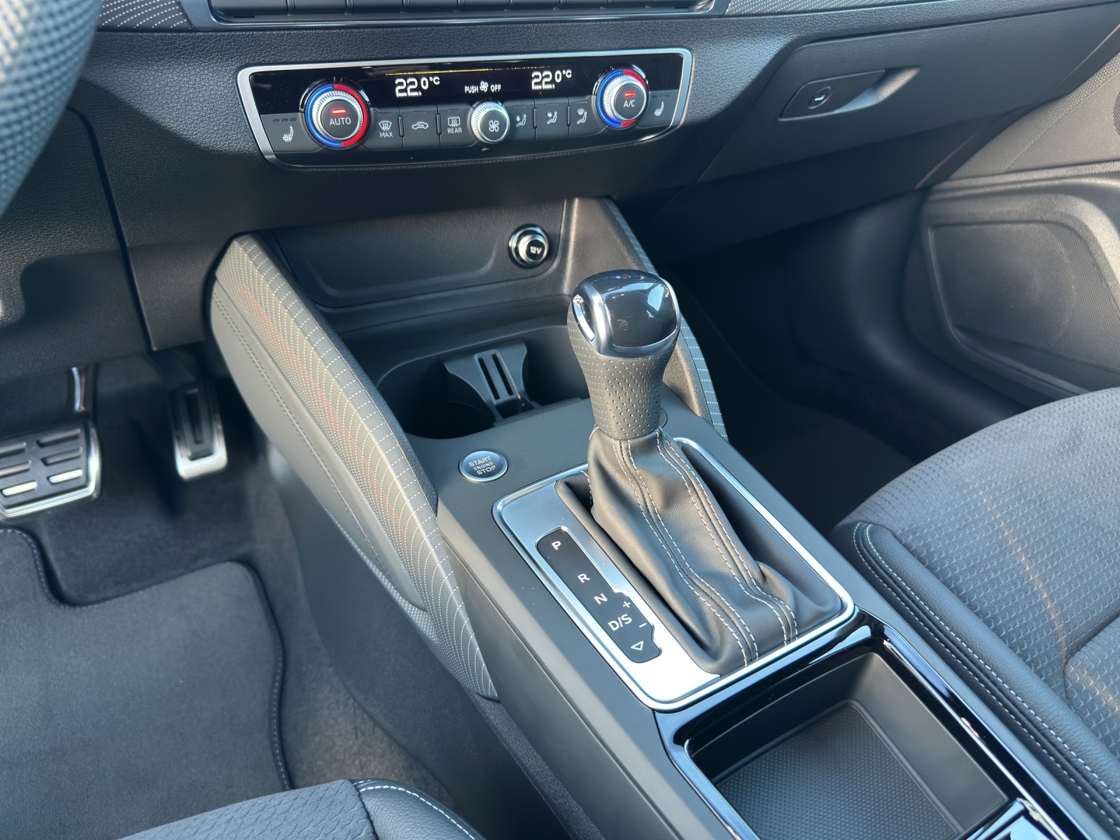 AUDI Q2 35 TFSI S line S-tronic-image-14