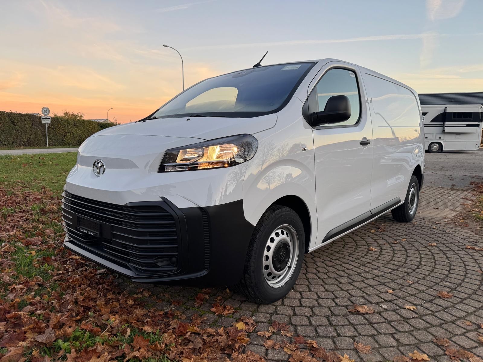 TOYOTA Proace 2.0D Panel Van Medium Active-image-0