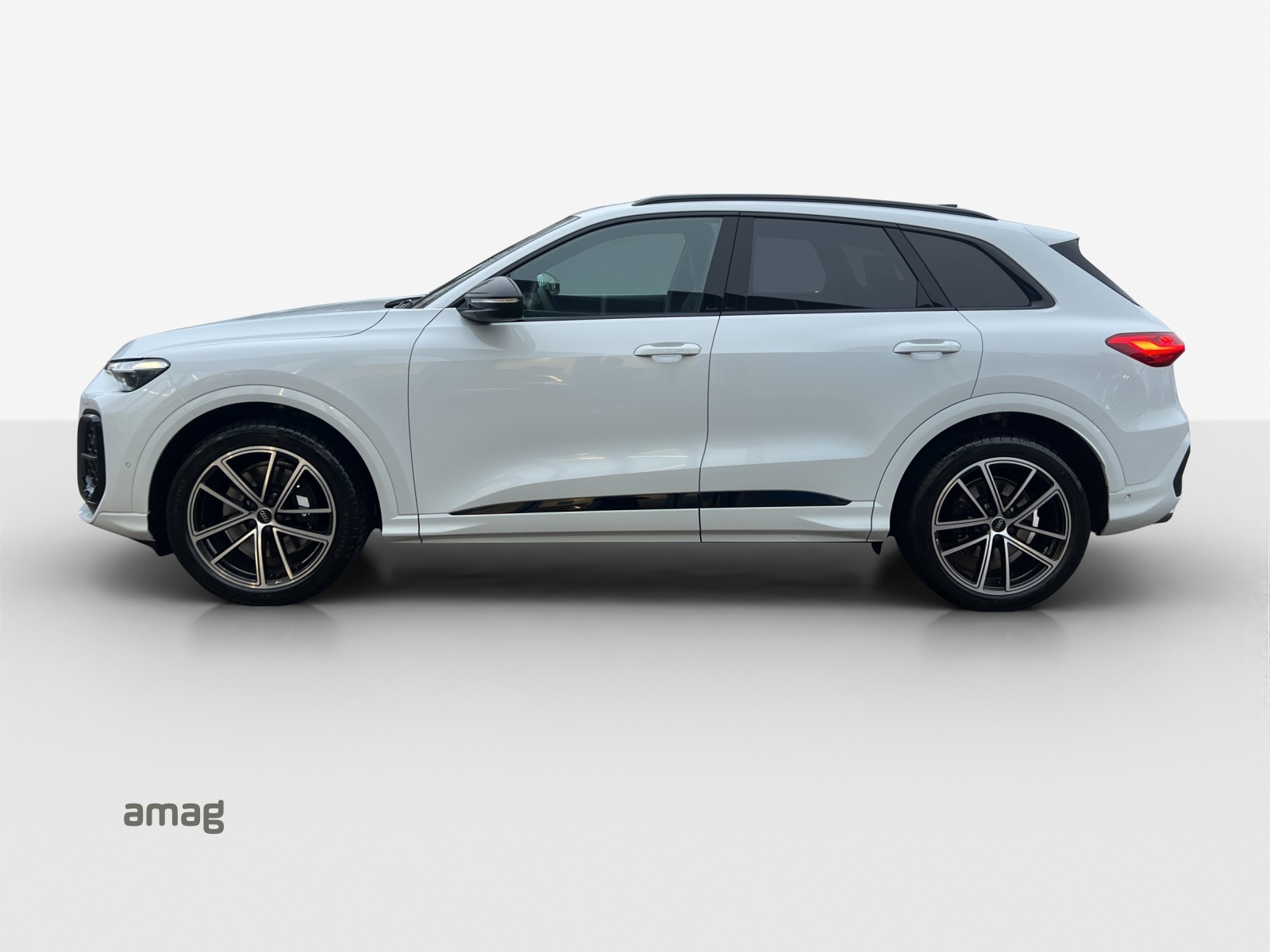 AUDI SQ5 TFSI quattro S-tronic-image-1