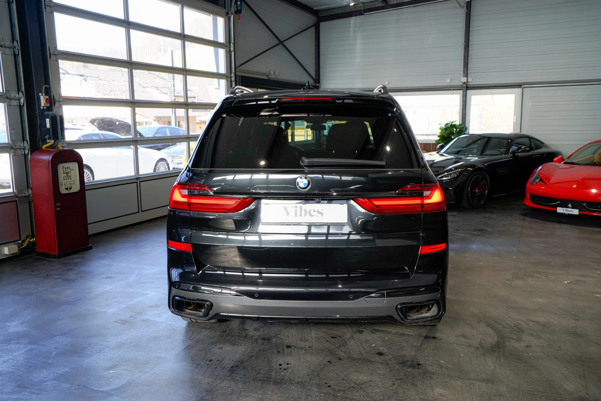 BMW X7 xDrive M50i Steptronic-showroom-element-2