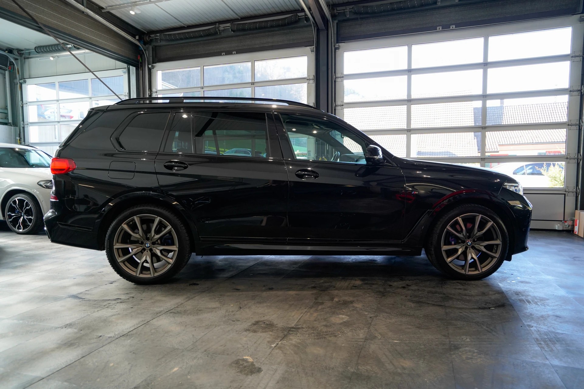 BMW X7 xDrive M50i Steptronic-showroom-element-3