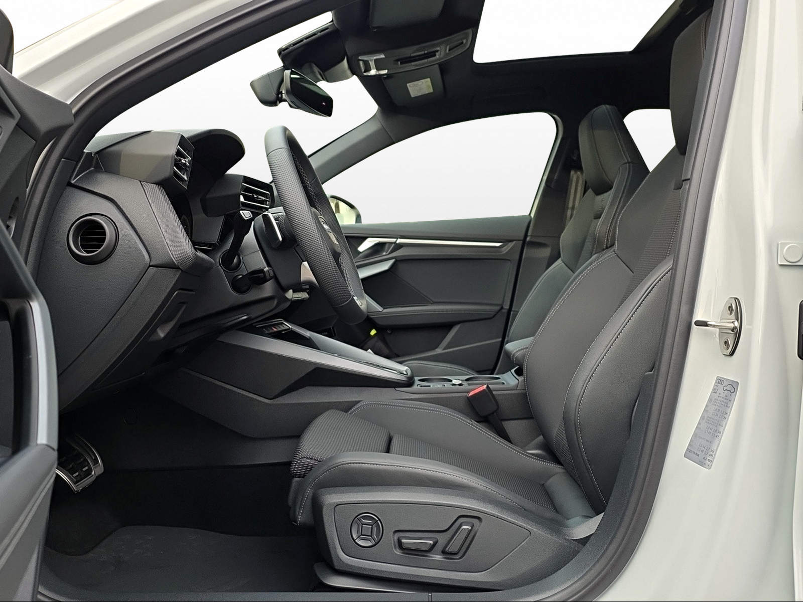 AUDI A3 Sportback TFSI 150 kW quattro S line S tronic-image-6