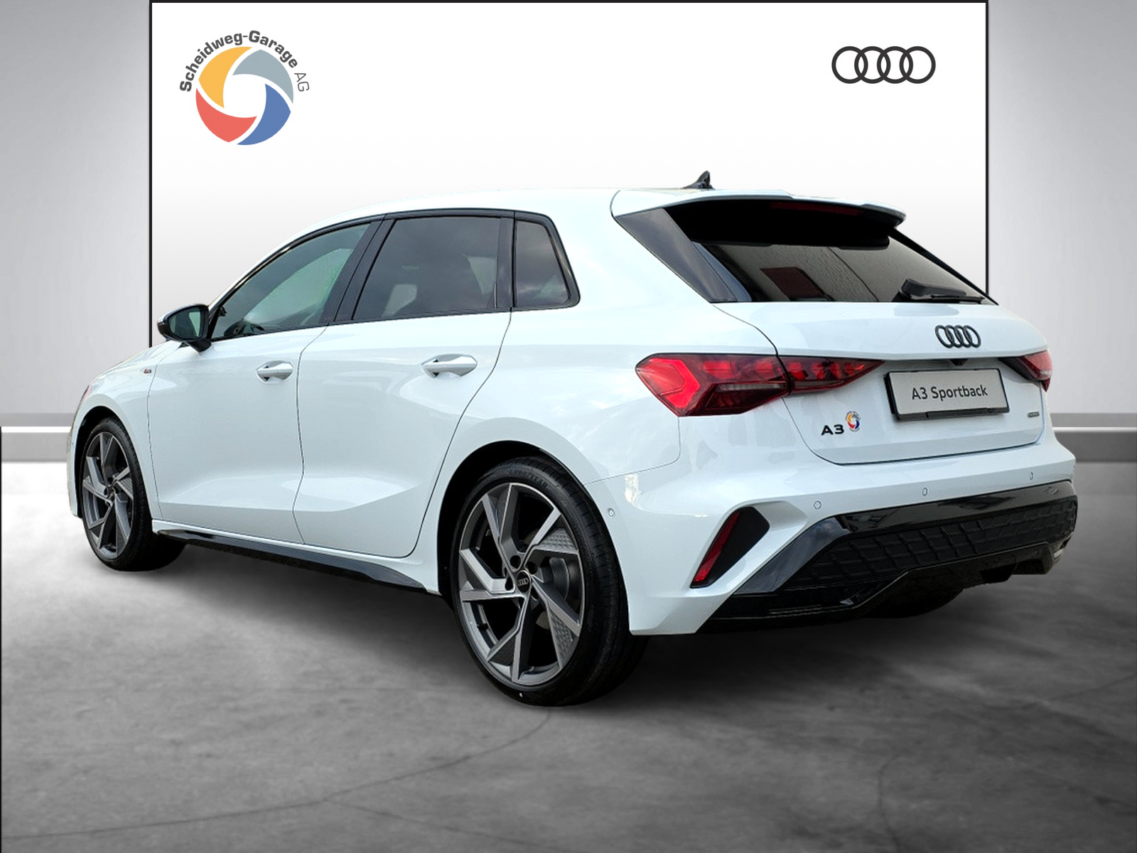 AUDI A3 Sportback TFSI 150 kW quattro S line S tronic-image-12