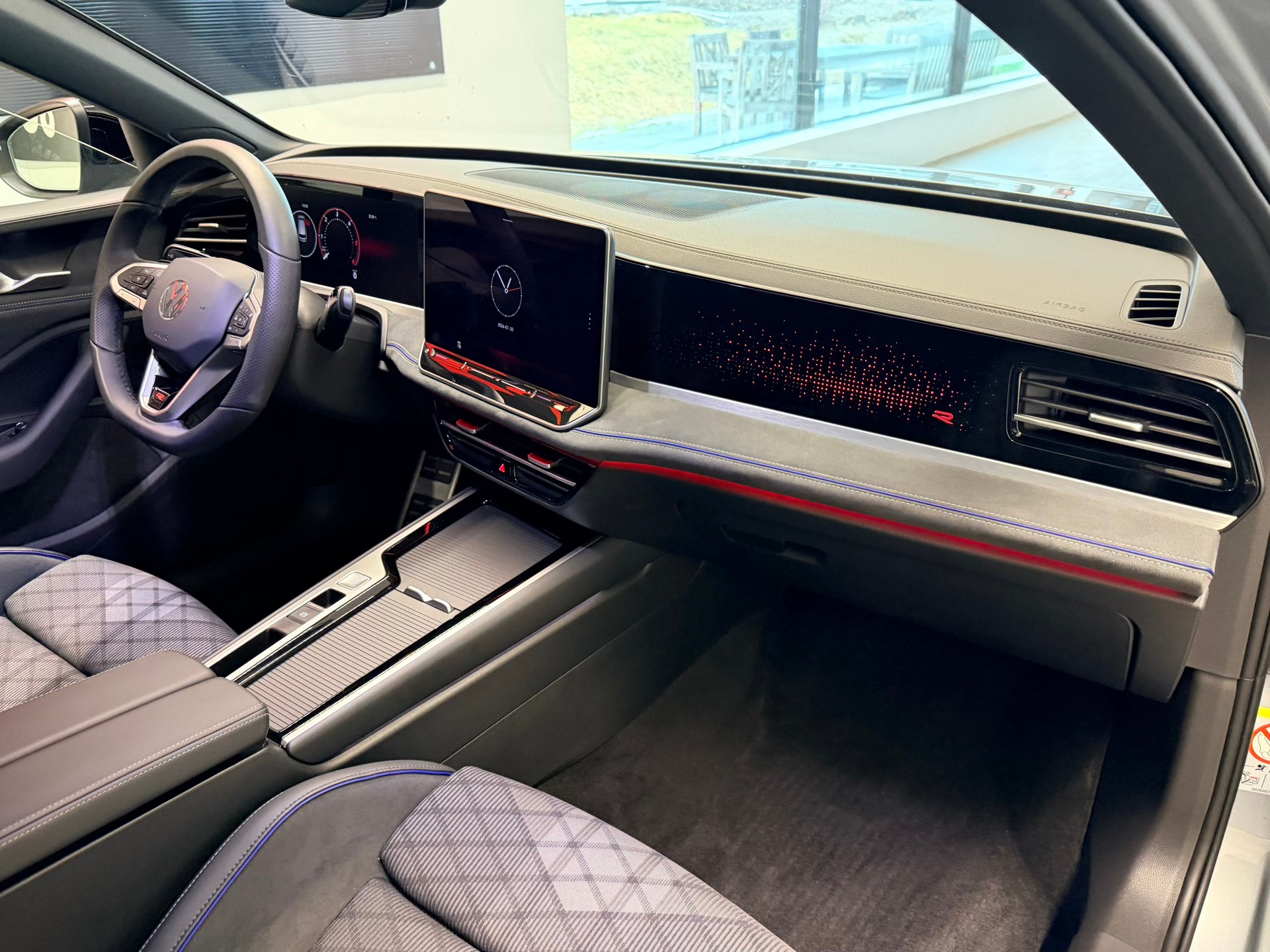 VW Passat Variant 2.0 TDI evo R-Line 4 Motion DSG-image-18