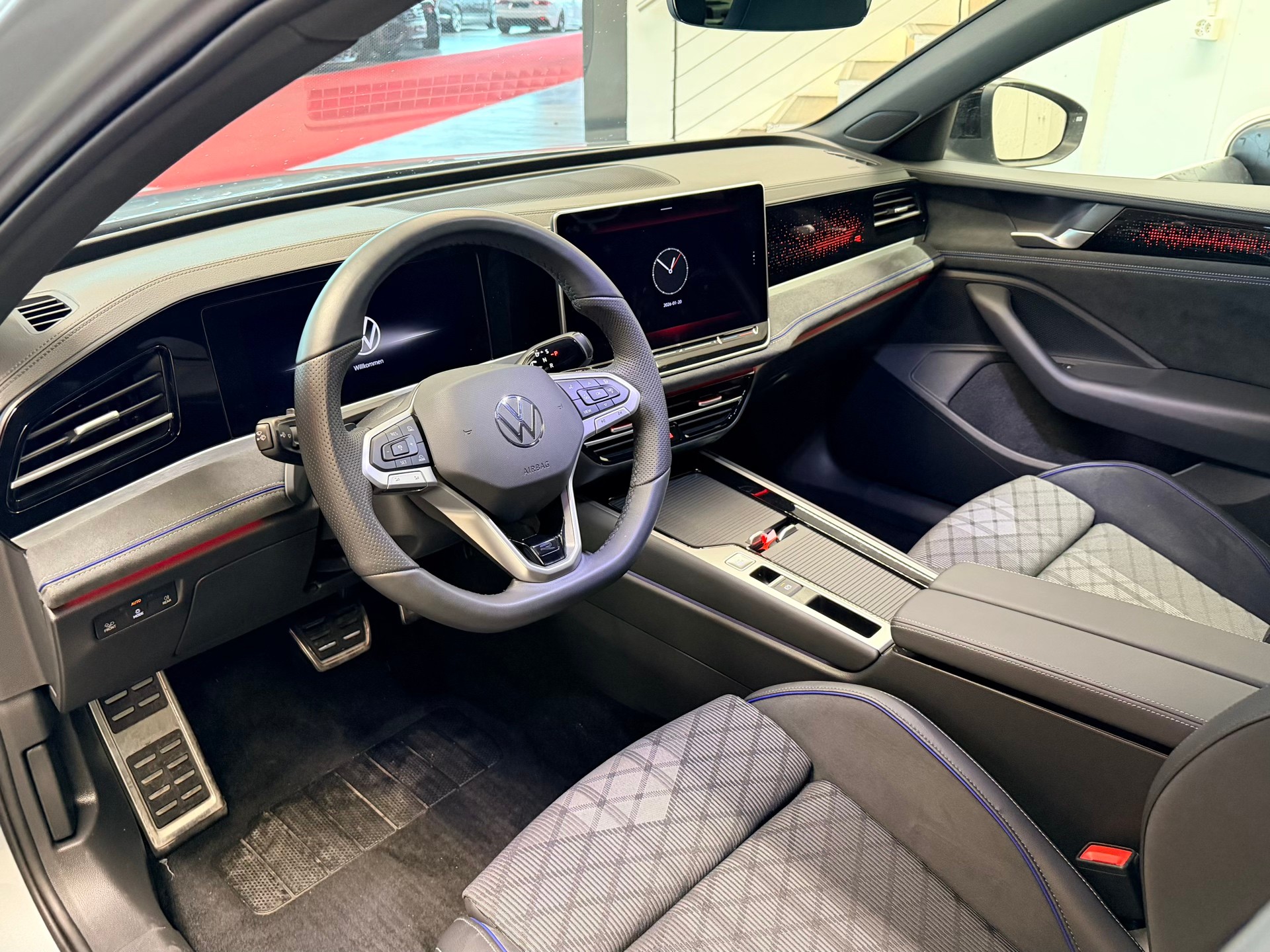 VW Passat Variant 2.0 TDI evo R-Line 4 Motion DSG-image-9