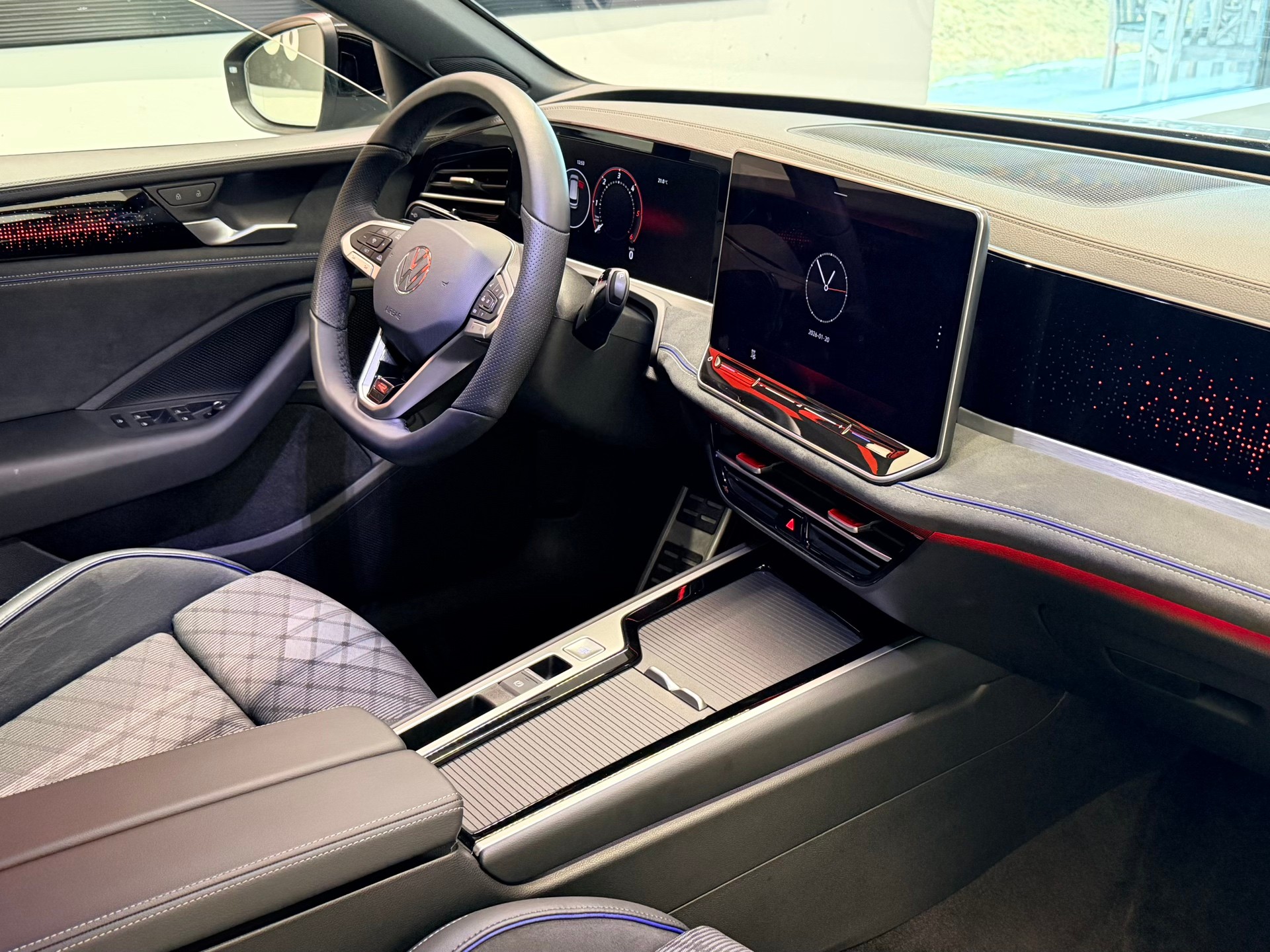 VW Passat Variant 2.0 TDI evo R-Line 4 Motion DSG-image-19