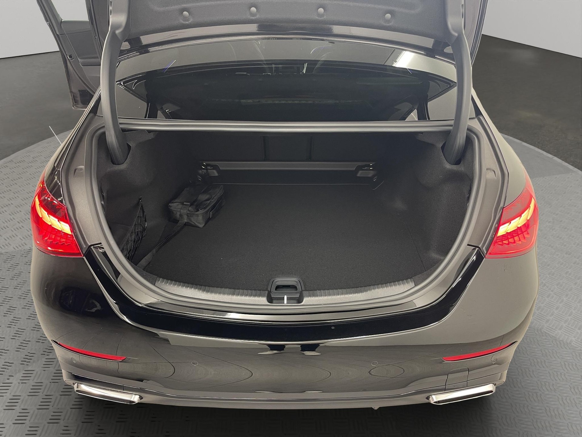 MERCEDES-BENZ C 220 d AMG Line 4matic-image-10