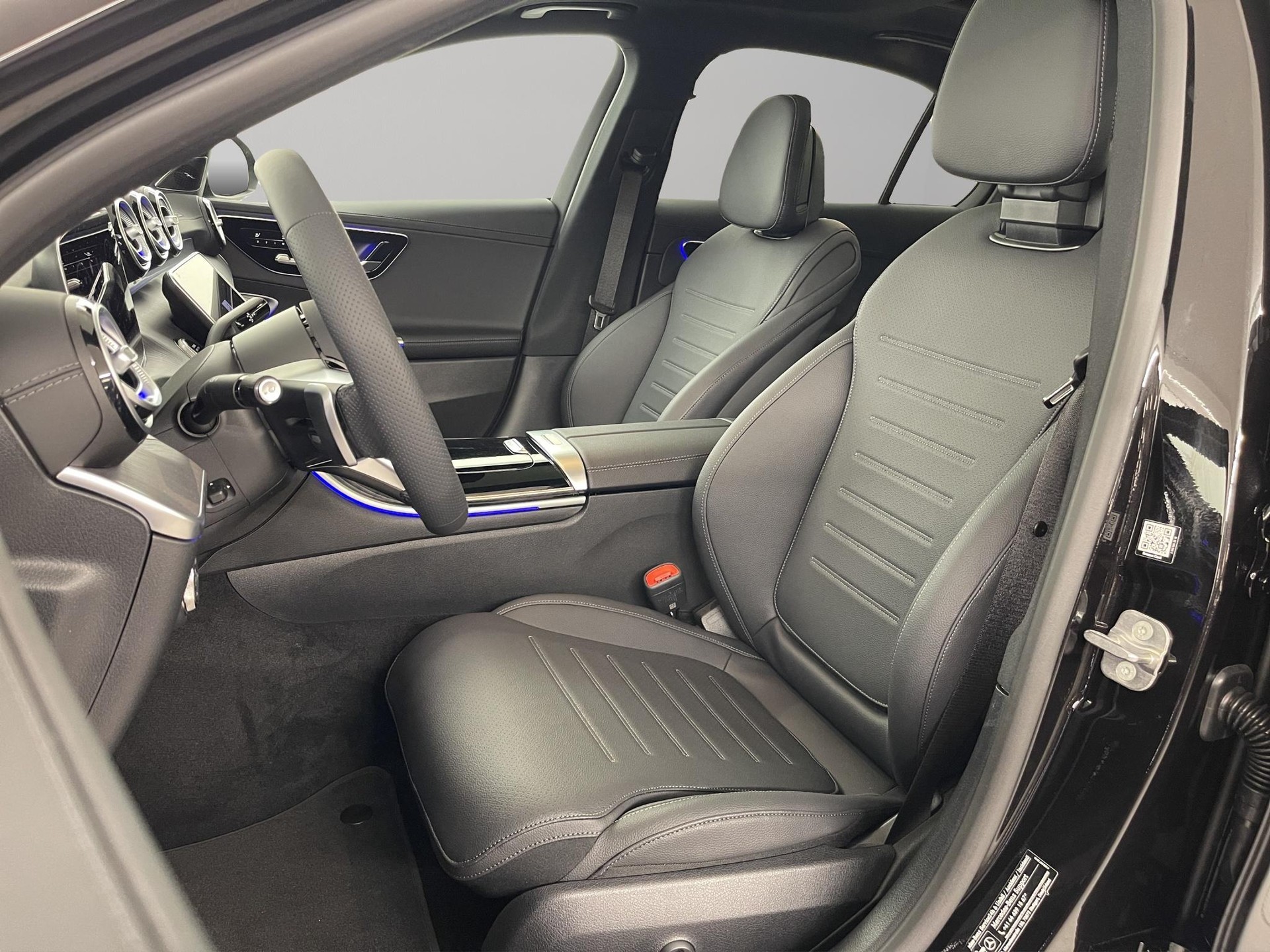 MERCEDES-BENZ C 220 d AMG Line 4matic-image-5