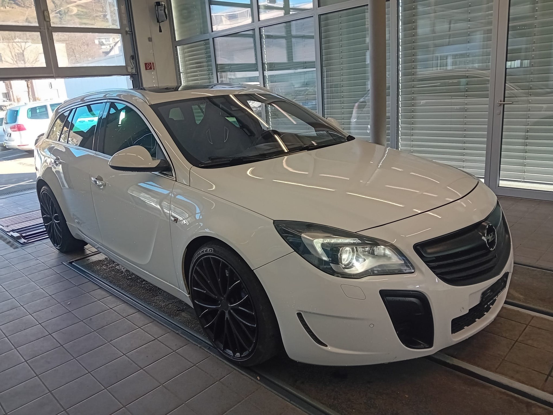 OPEL Insignia Sports Tourer 2.8 Turbo OPC 4WD Automatic-image-1