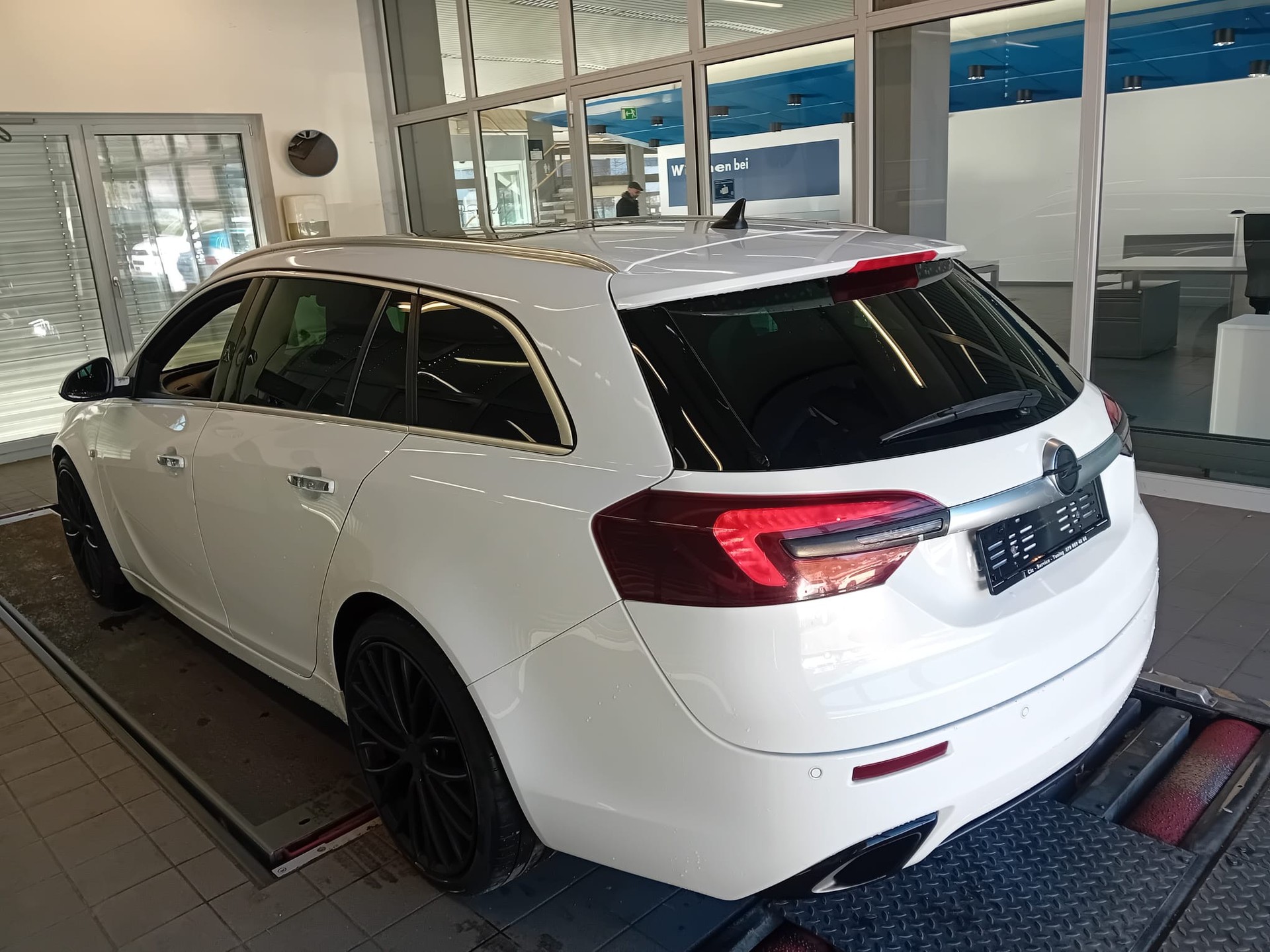 OPEL Insignia Sports Tourer 2.8 Turbo OPC 4WD Automatic-image-3