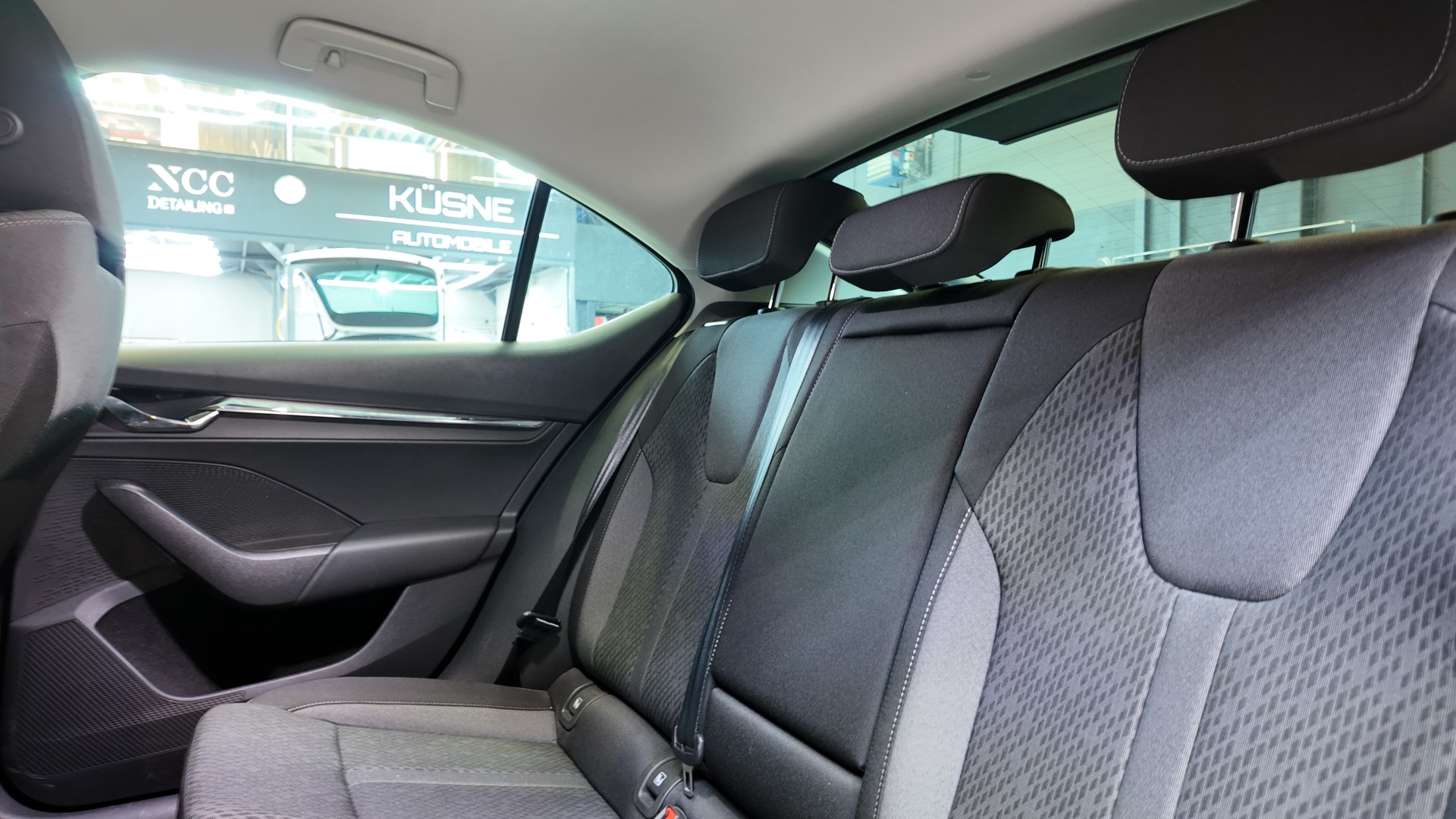 SKODA Octavia Combi 1.5 TSI mHEV DSG Style-image-11