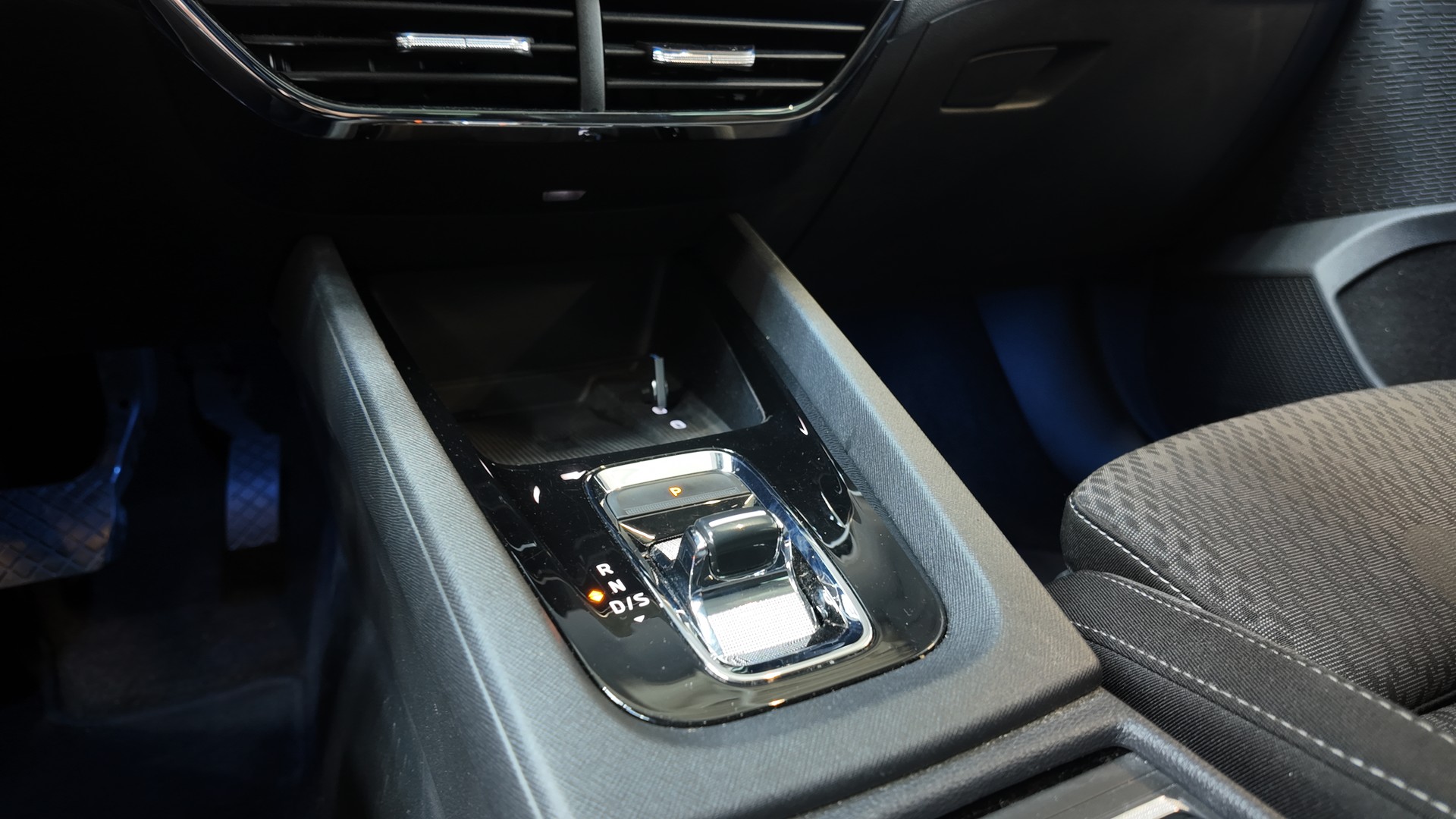 SKODA Octavia Combi 1.5 TSI mHEV DSG Style-image-17