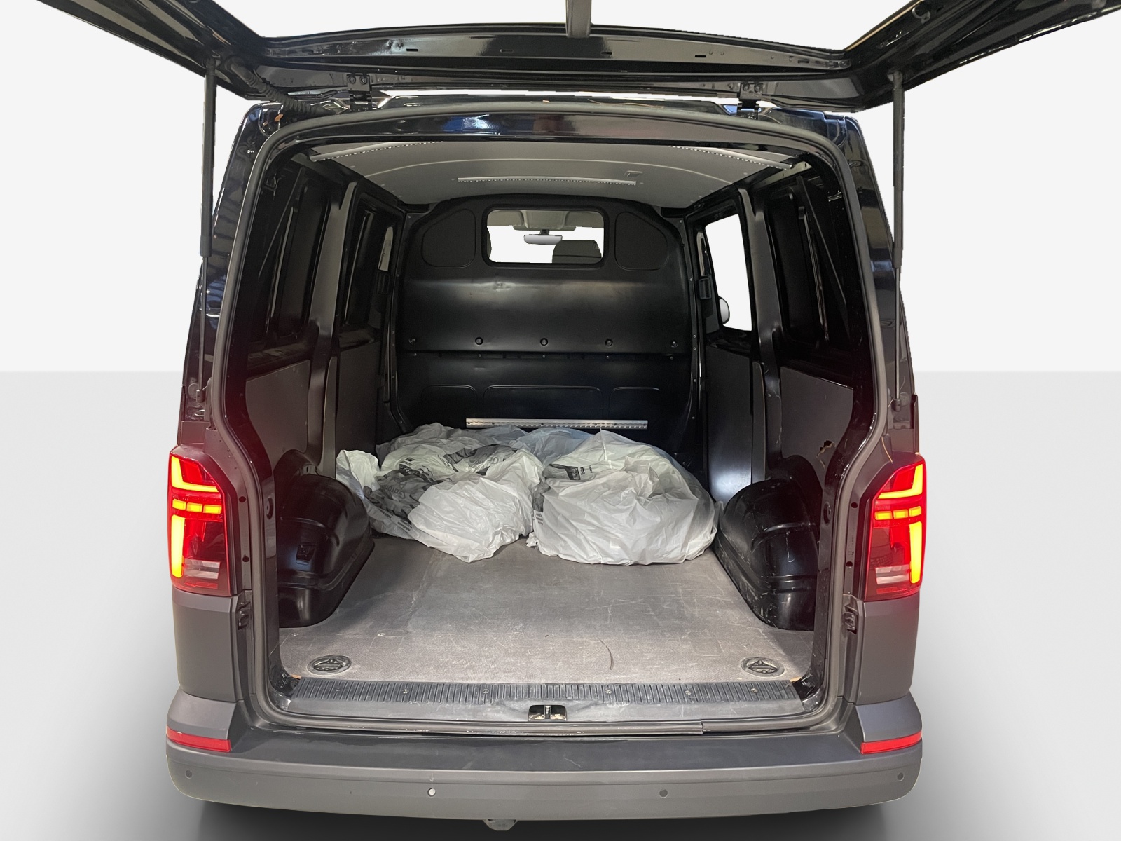 VW T6.1 2.0 TDI 4Motion DSG-image-12