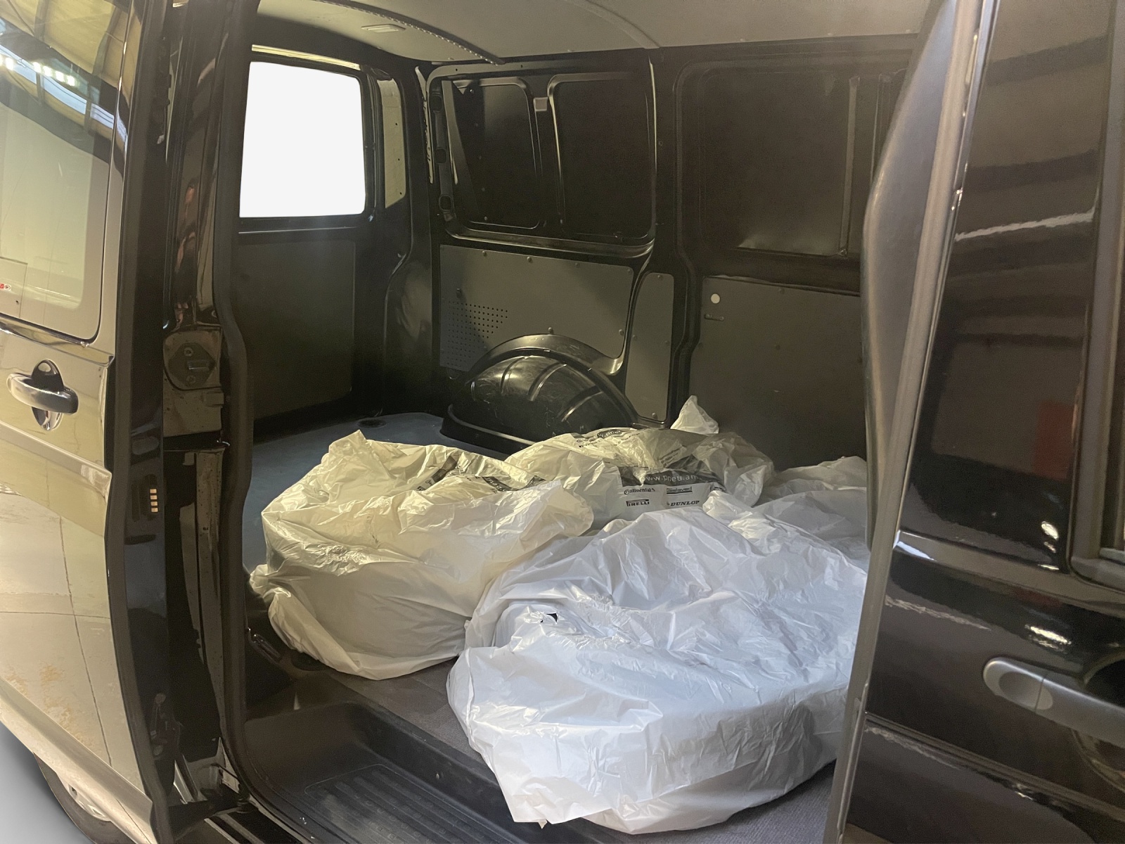 VW T6.1 2.0 TDI 4Motion DSG-image-13