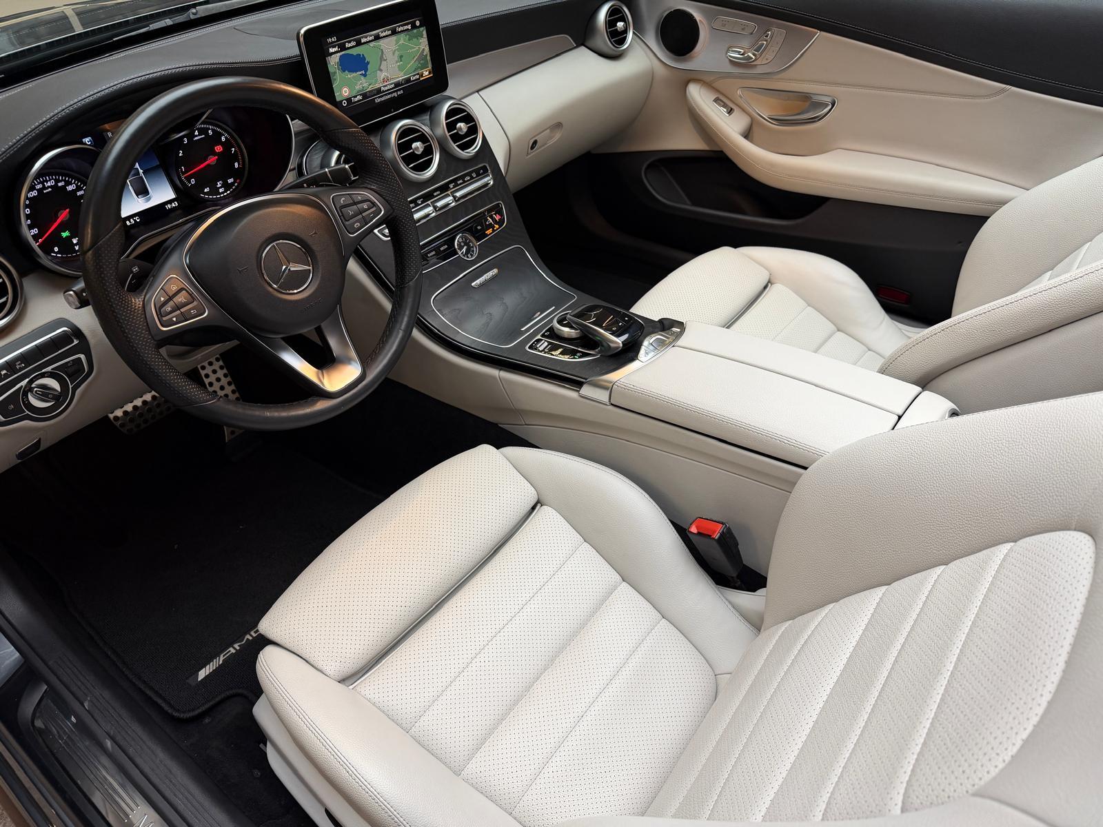 MERCEDES-BENZ C 400 AMG Line 4matic Cabriolet-image-16