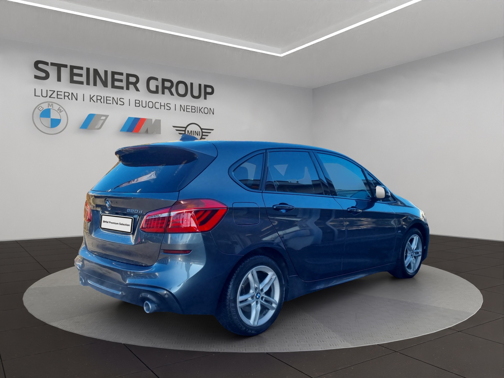 BMW 220d xDrive Active Tourer Steptronic M Sport-image-4