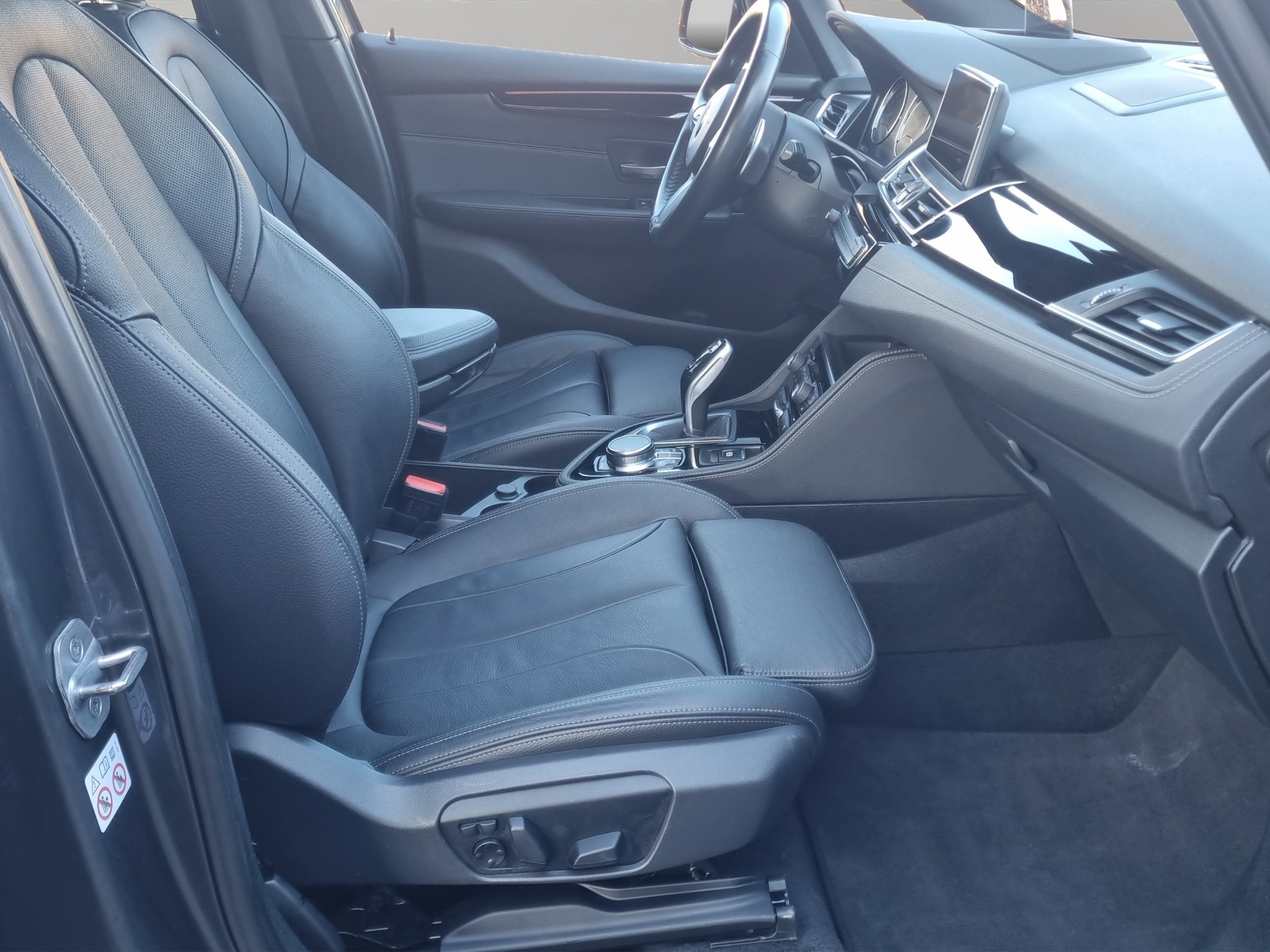 BMW 220d xDrive Active Tourer Steptronic M Sport-image-20