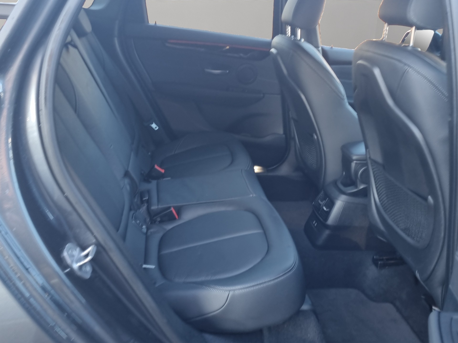 BMW 220d xDrive Active Tourer Steptronic M Sport-image-21