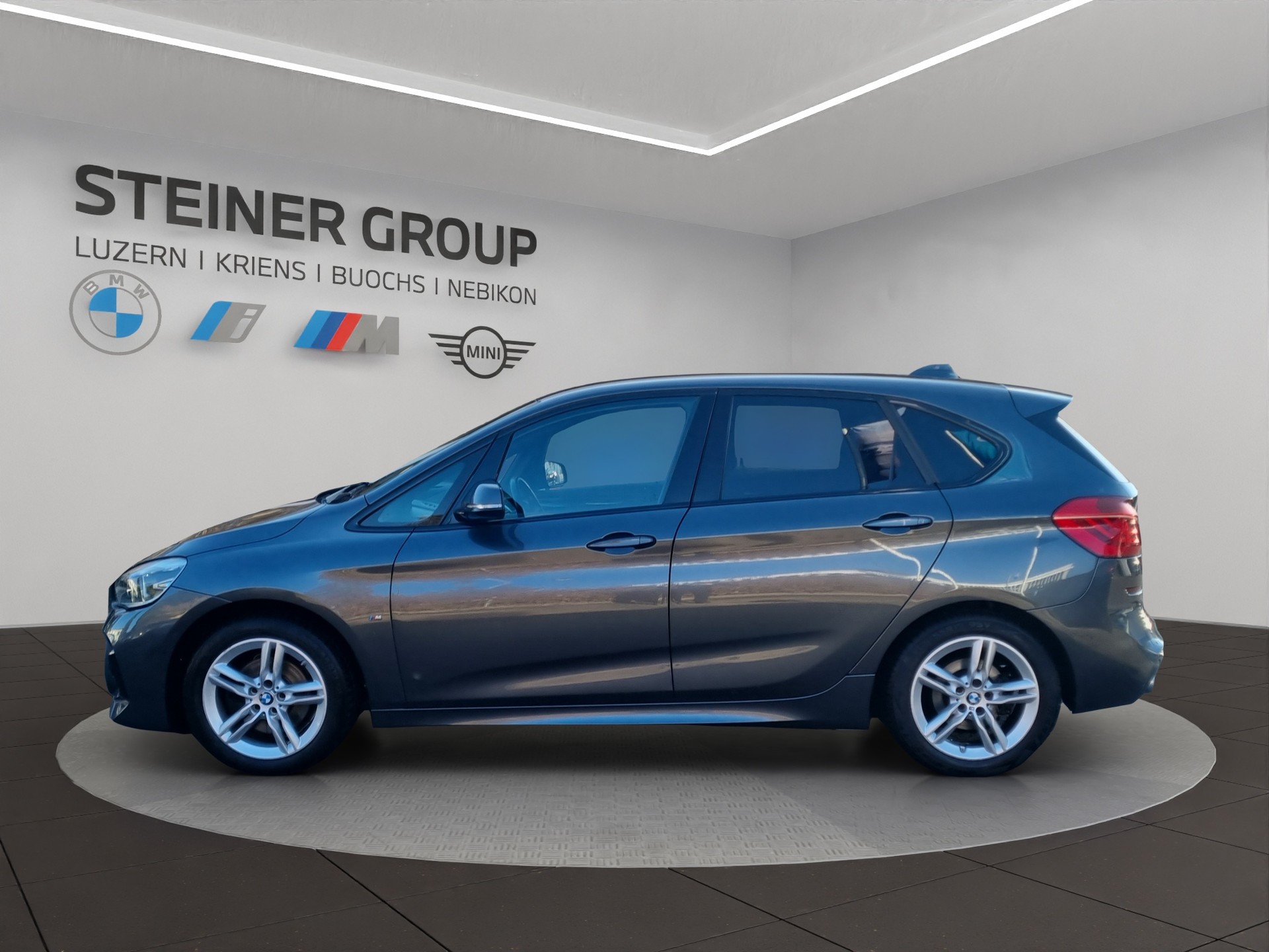 BMW 220d xDrive Active Tourer Steptronic M Sport-image-7