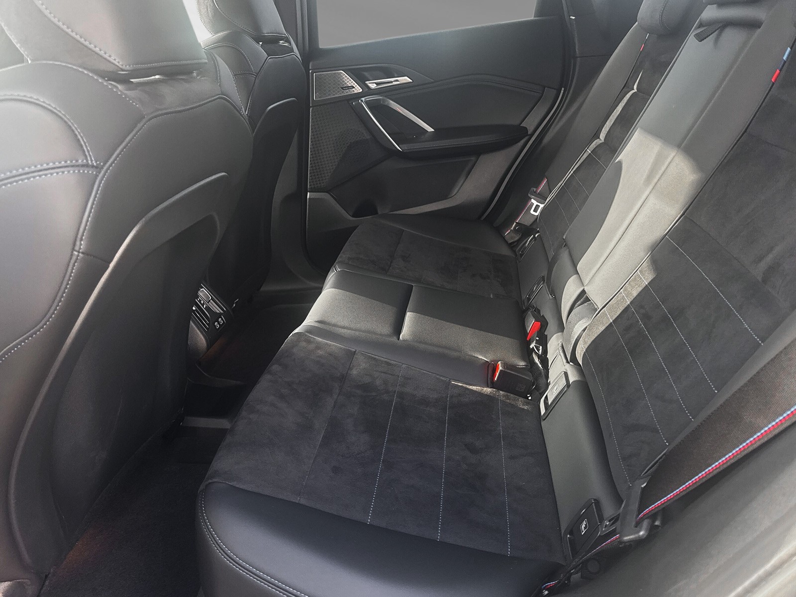 BMW iX1 xDrive 30 M Sport Pro-image-7