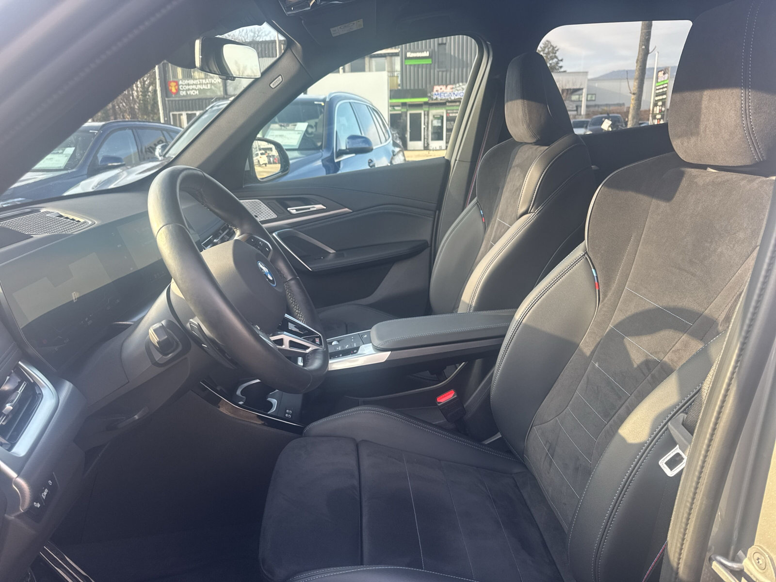 BMW iX1 xDrive 30 M Sport Pro-image-10