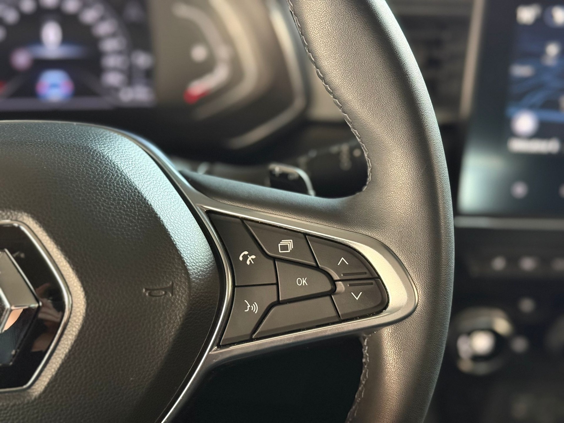 RENAULT Captur 1.3 TCe EDC Intens EDC-image-10
