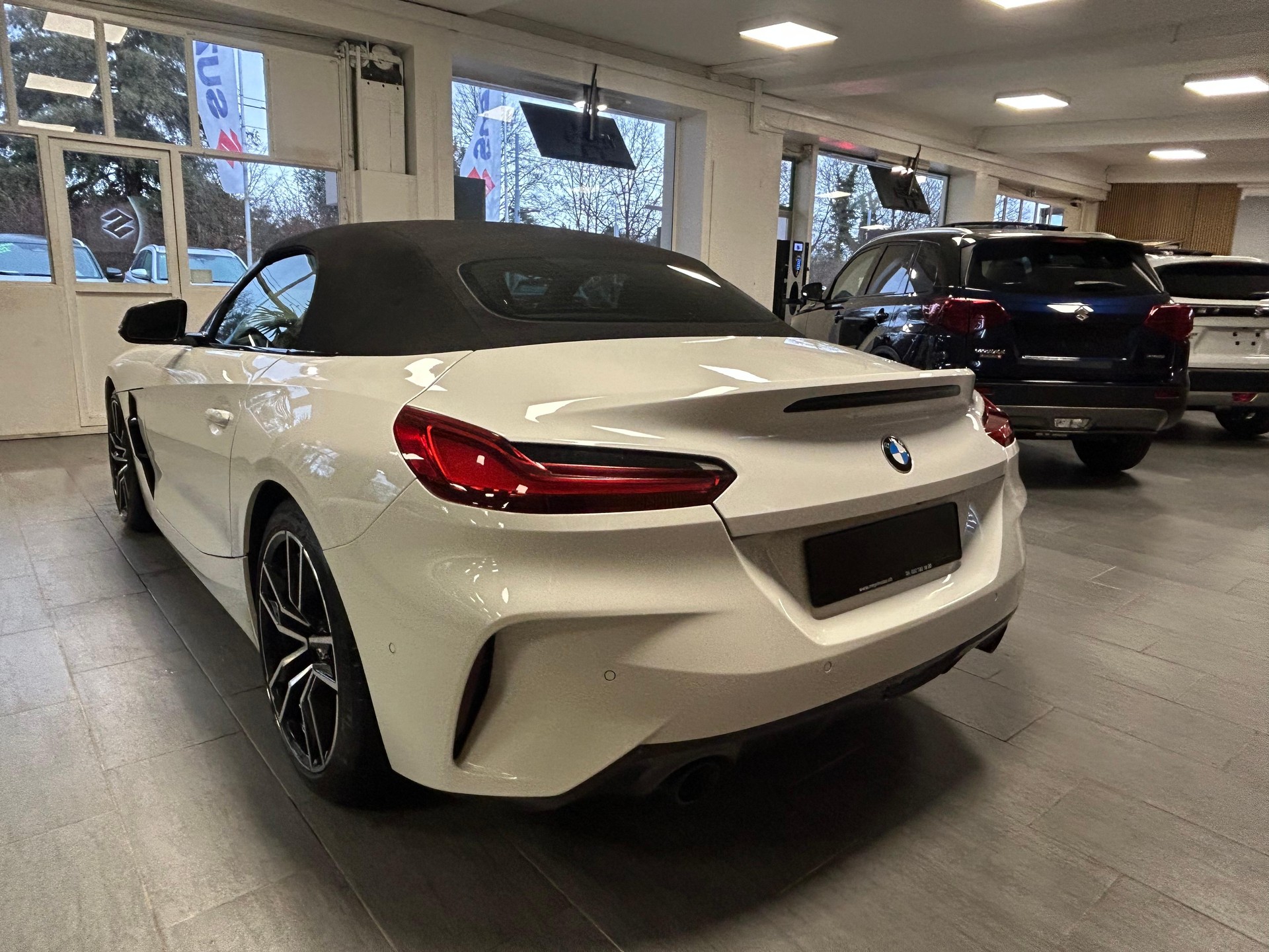 BMW Z4 20i sDrive-image-7