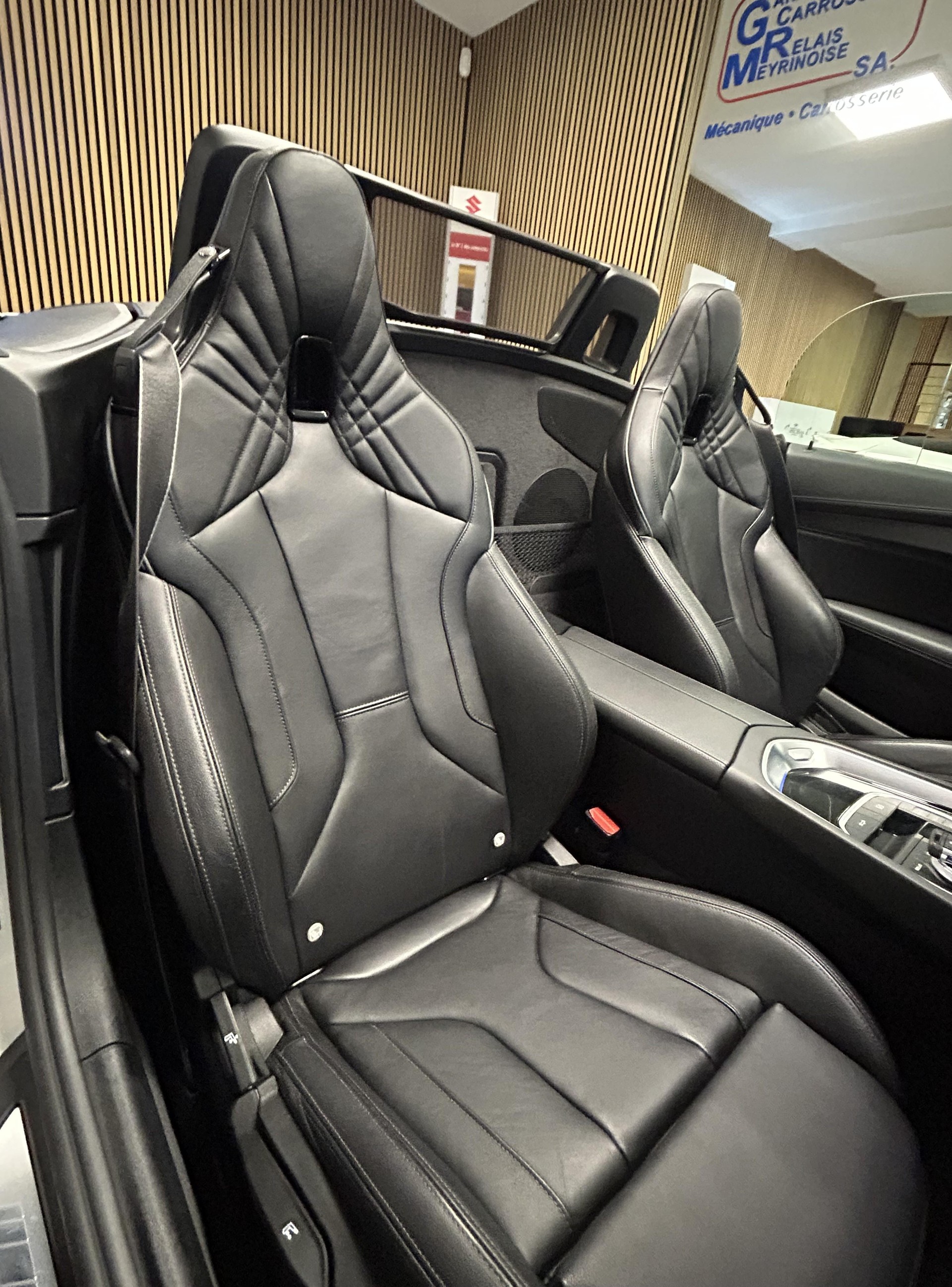 BMW Z4 20i sDrive-image-28