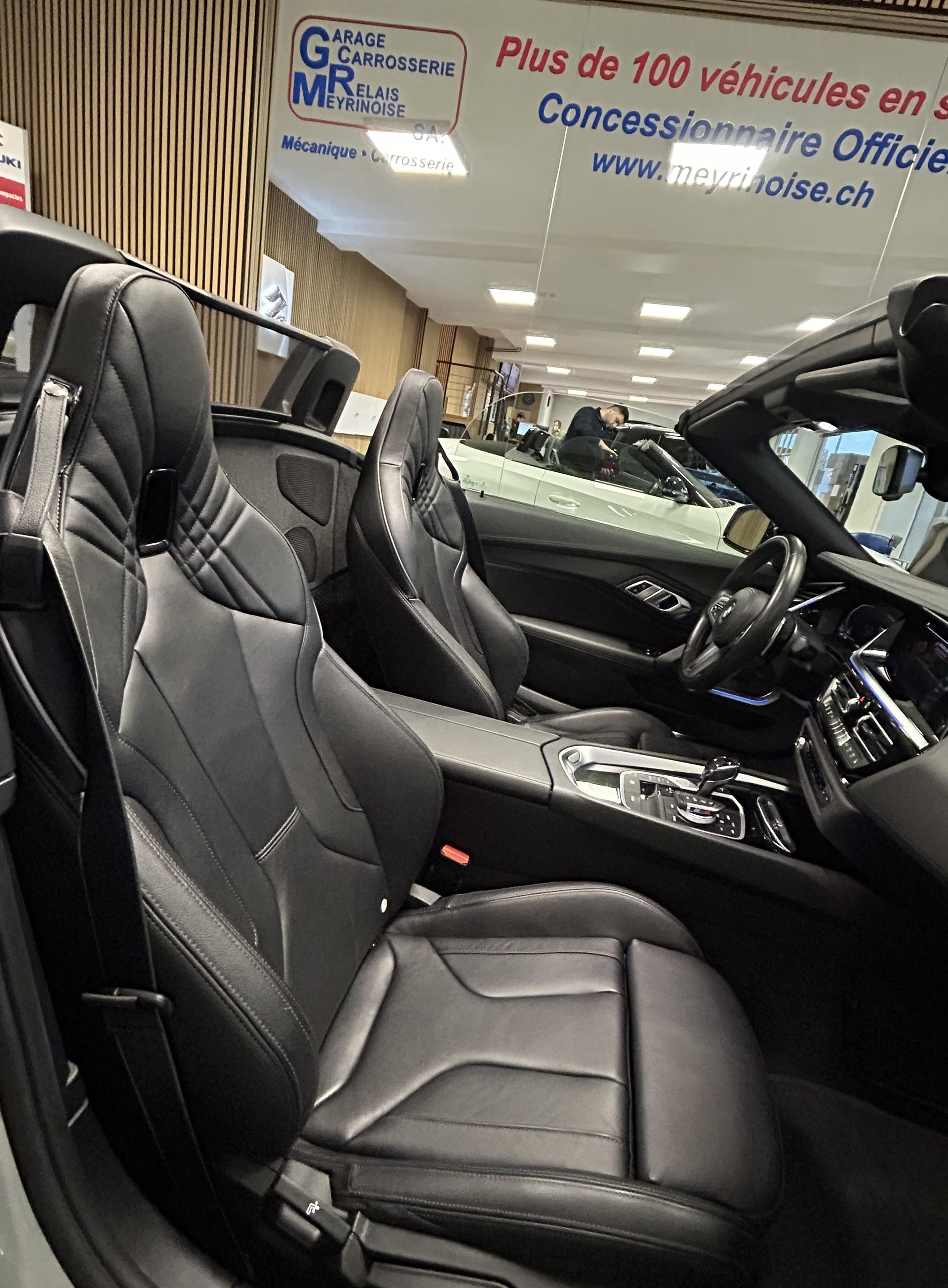 BMW Z4 20i sDrive-image-27