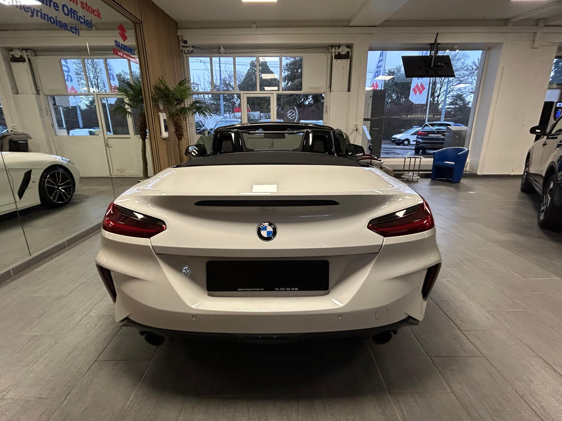 BMW Z4 20i sDrive-image-10