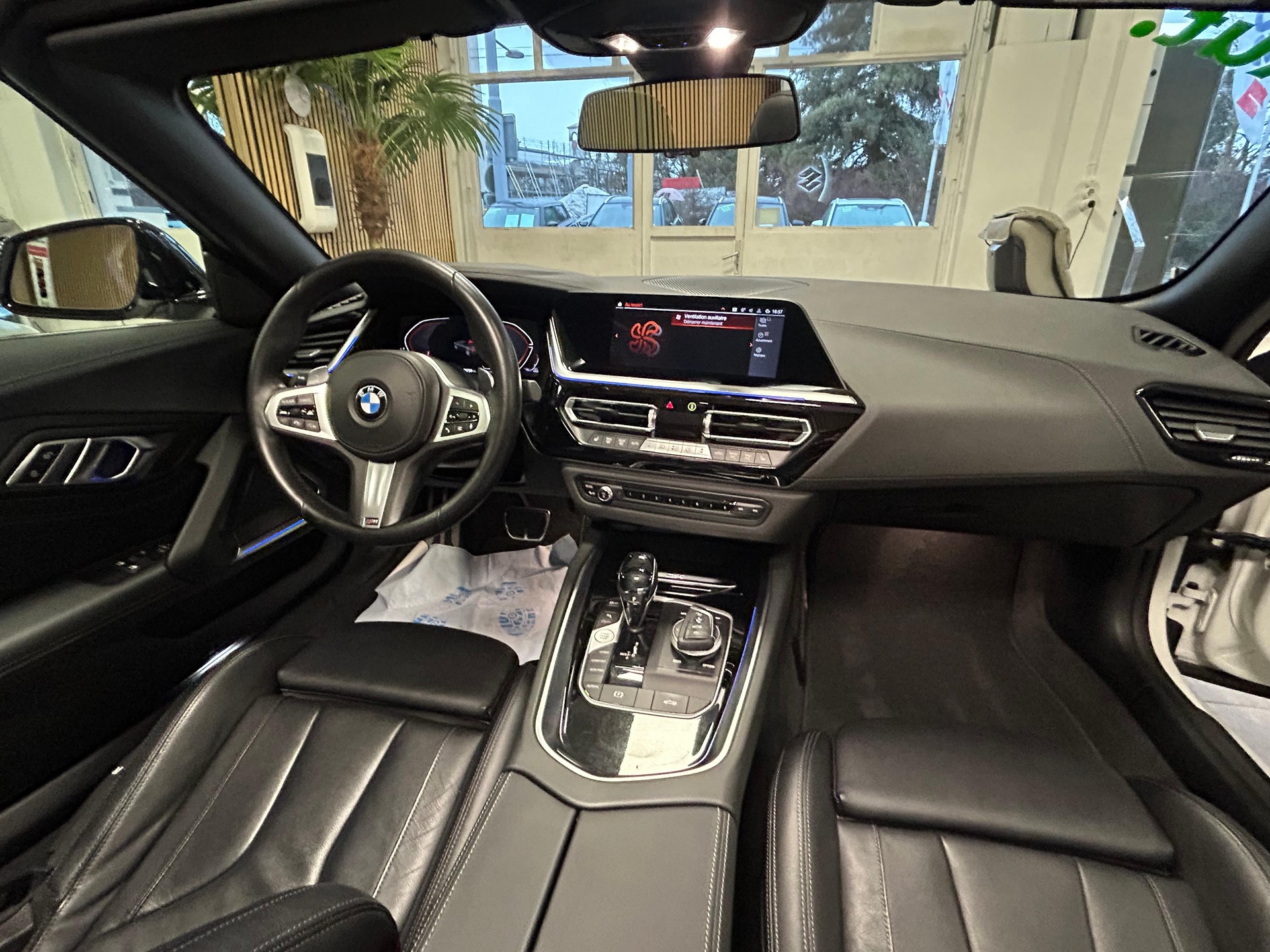 BMW Z4 20i sDrive-image-14