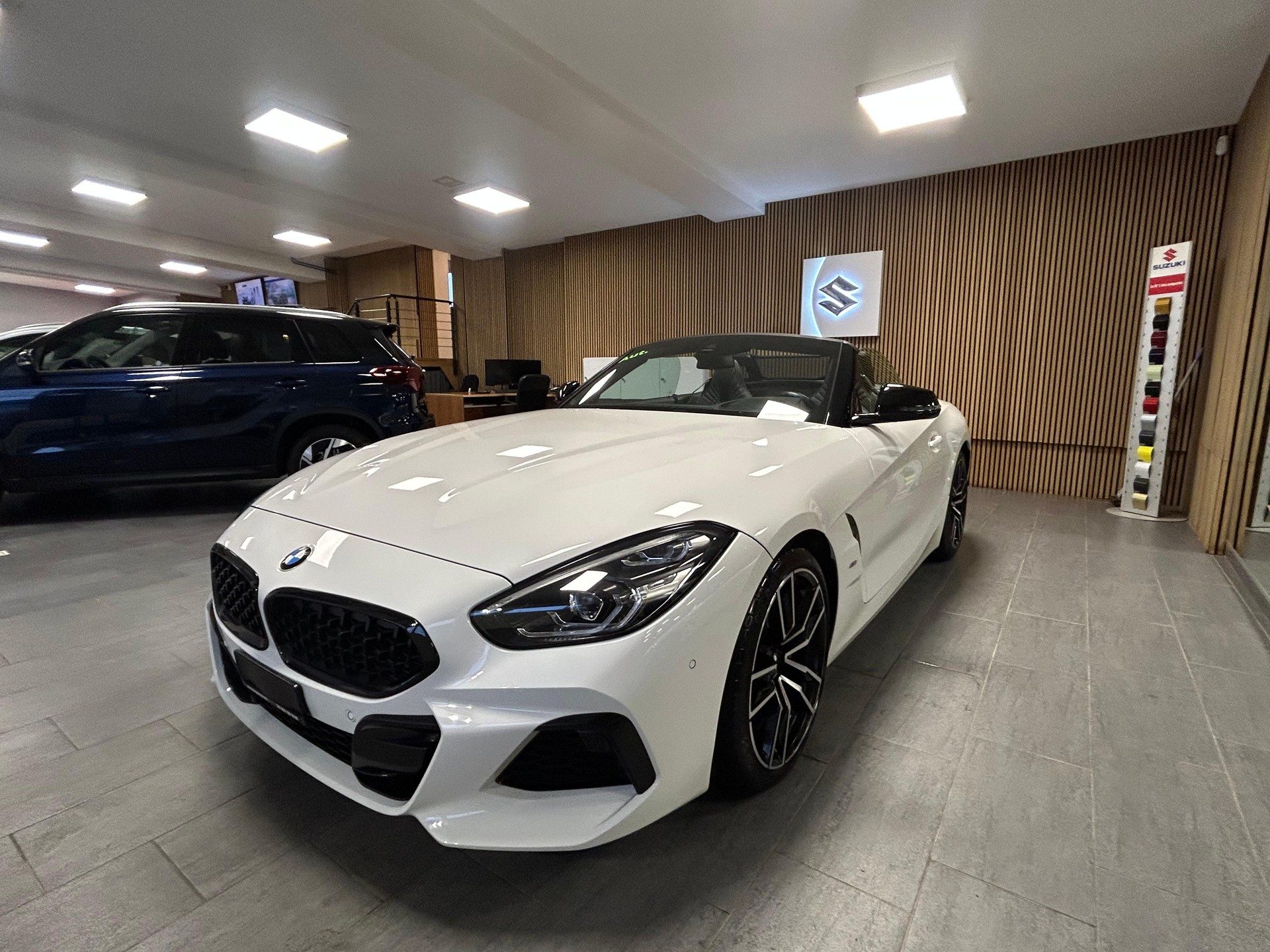 BMW Z4 20i sDrive-image-6